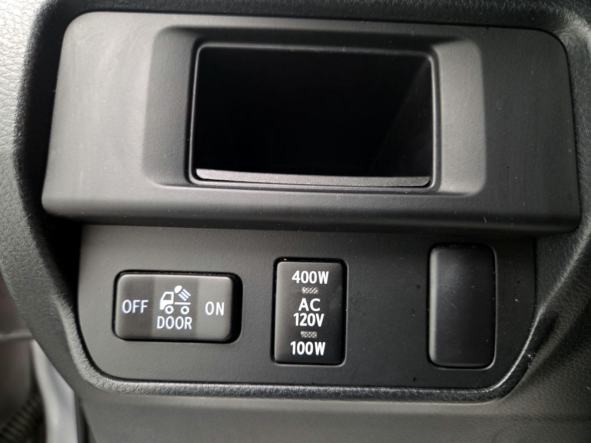 Thumbnail: 2016 Toyota Tacoma - 13