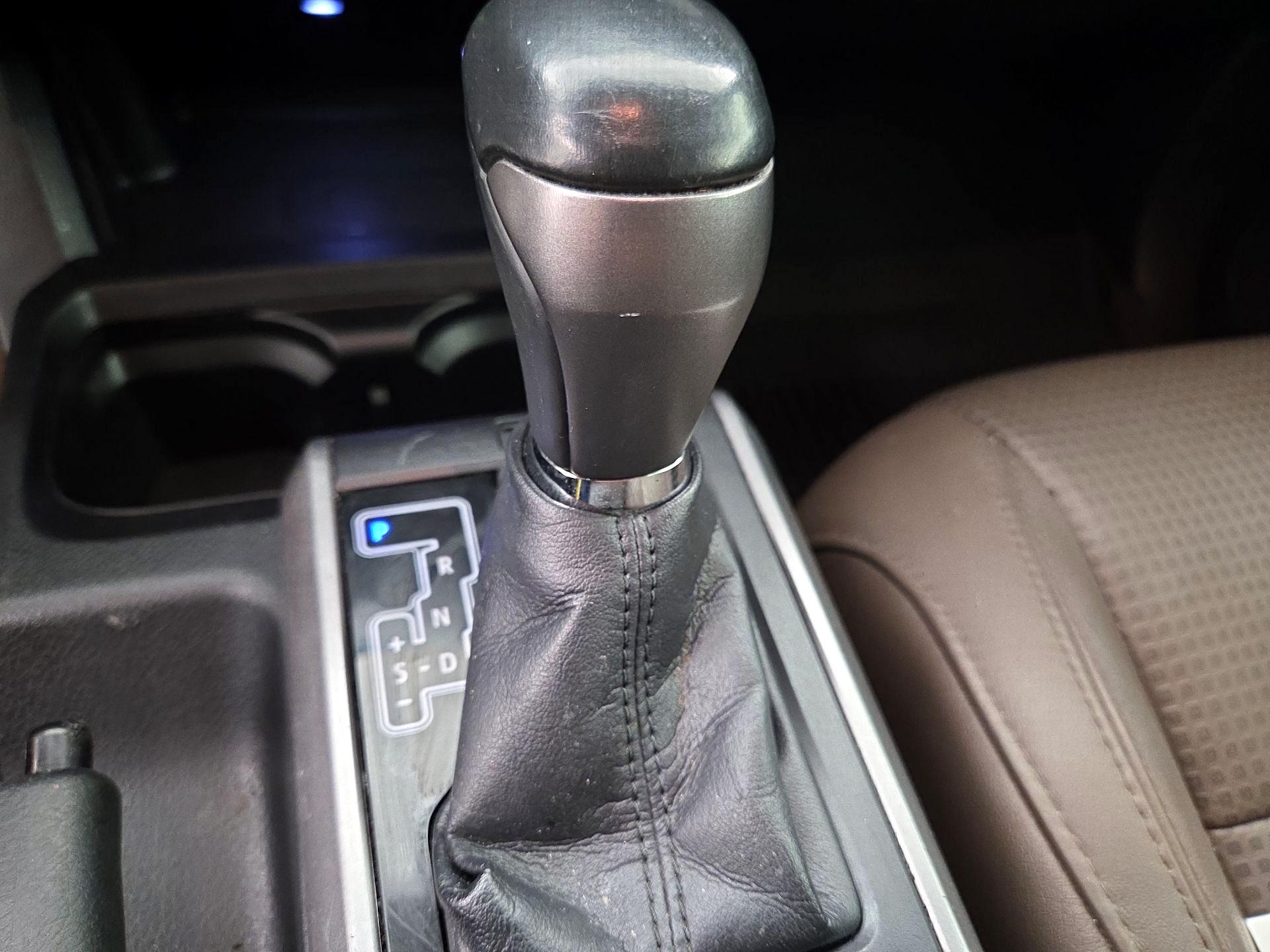 Thumbnail: 2016 Toyota Tacoma - 18