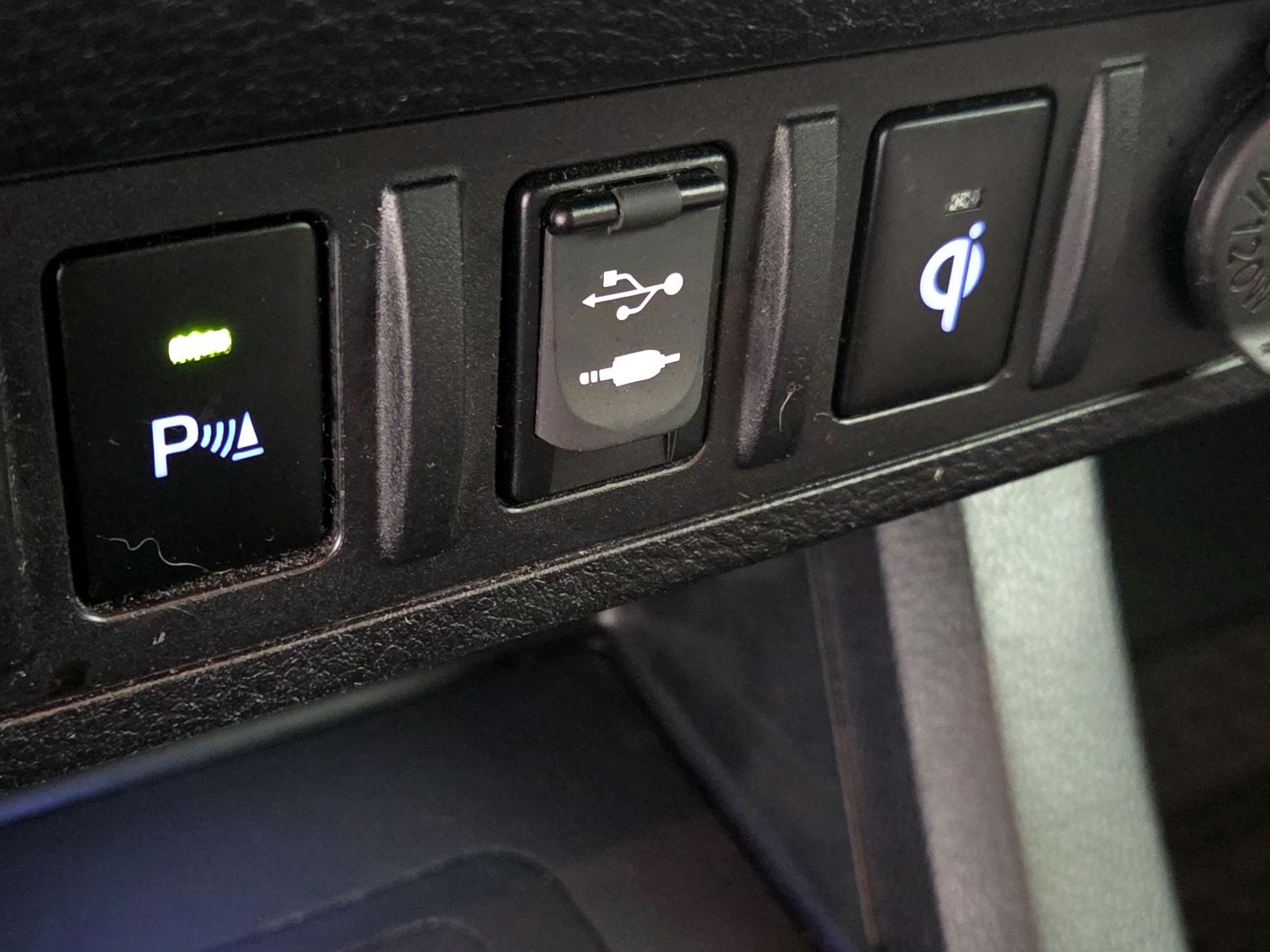 Thumbnail: 2016 Toyota Tacoma - 19