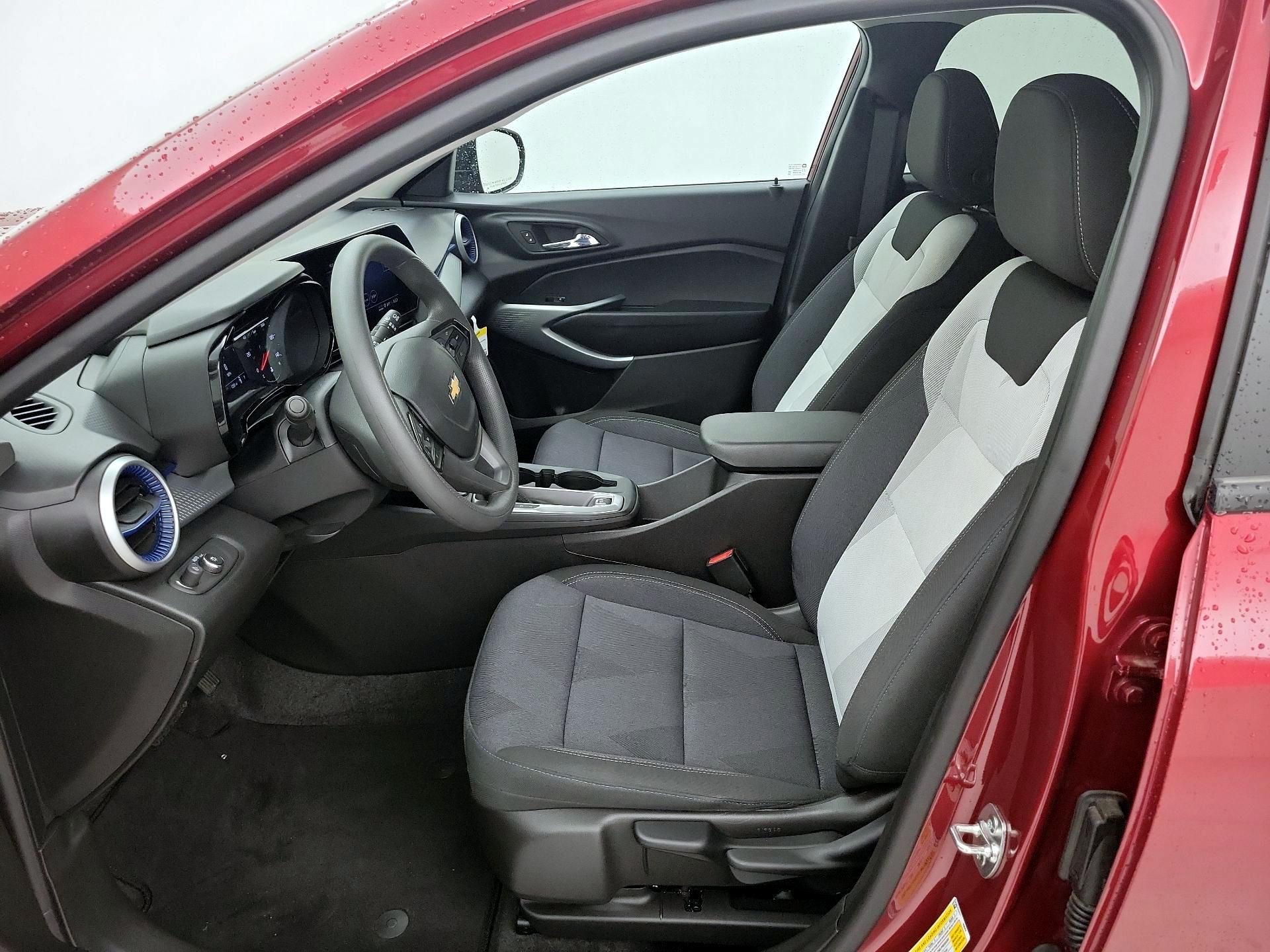 Thumbnail: 2025 Chevrolet Trax - 11