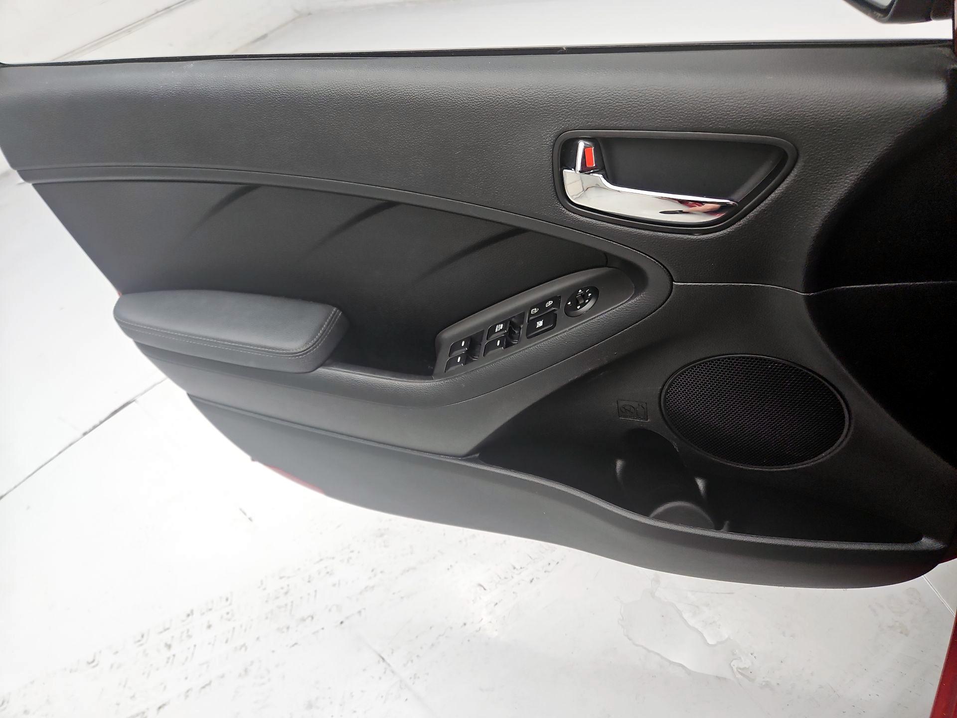 Thumbnail: 2018 Kia Forte - 12