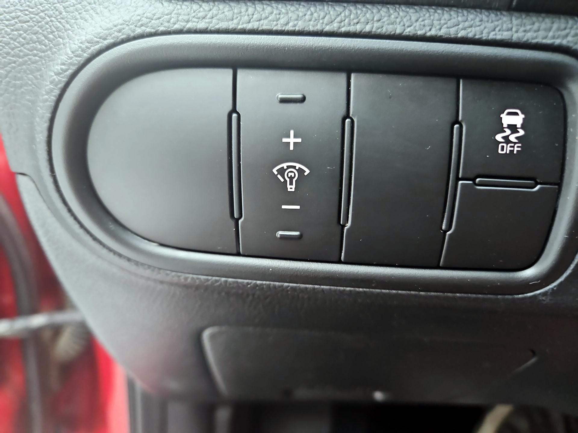 Thumbnail: 2018 Kia Forte - 13