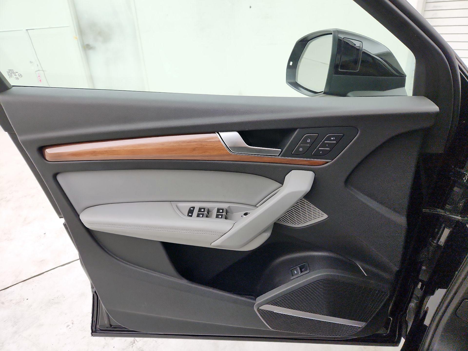 Thumbnail: 2022 Audi Q5 - 12