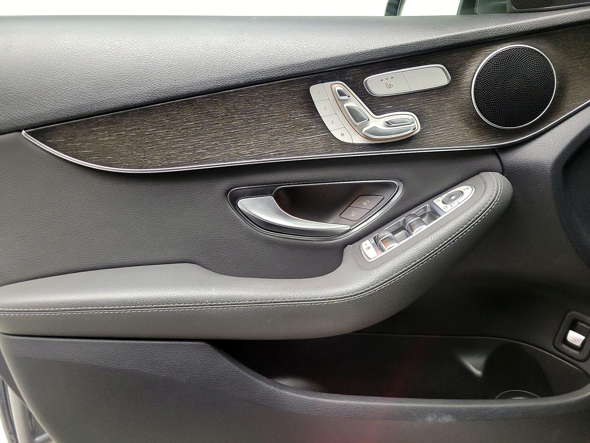 Thumbnail: 2019 Mercedes-Benz C-Class - 12
