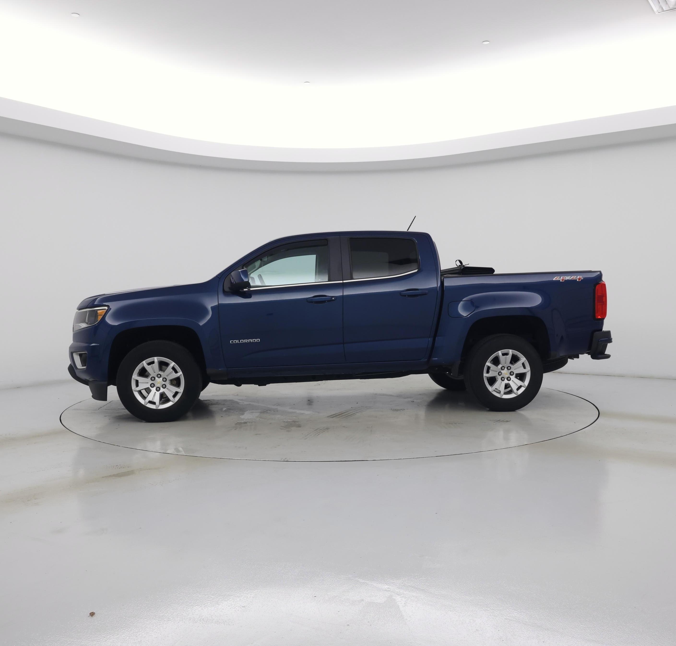 Thumbnail: 2020 Chevrolet Colorado - 3