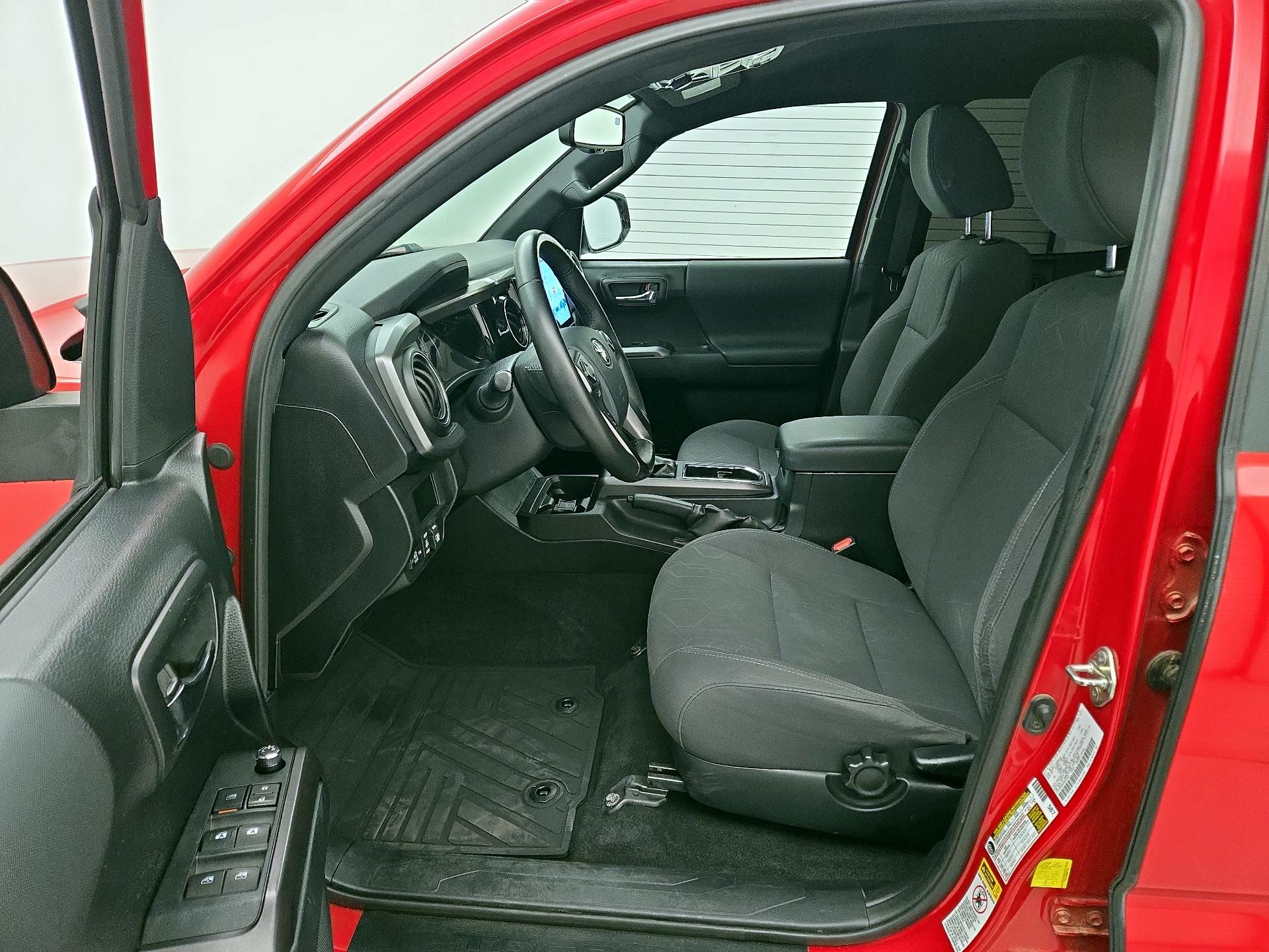 Thumbnail: 2017 Toyota Tacoma - 11