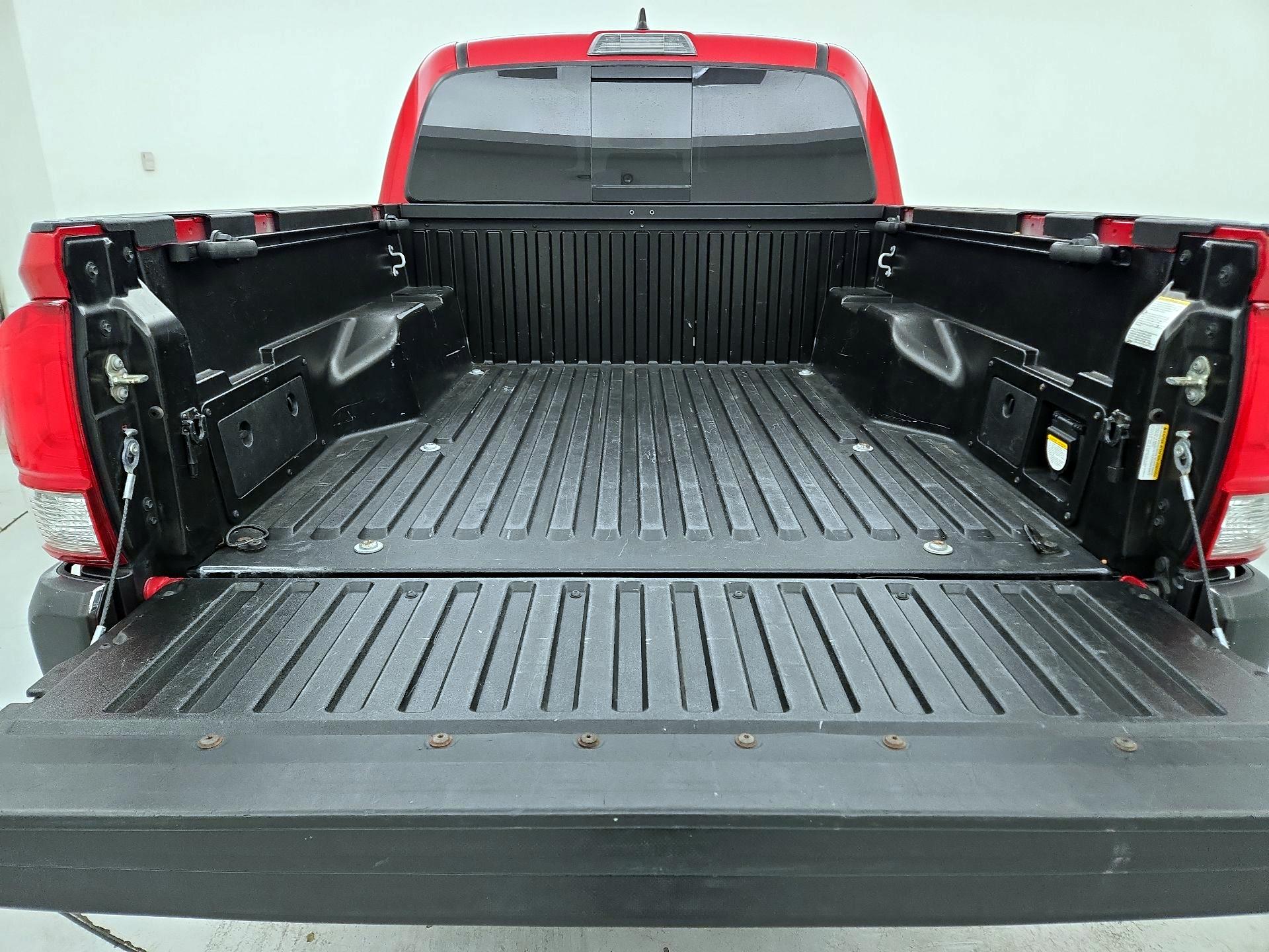 Thumbnail: 2017 Toyota Tacoma - 20