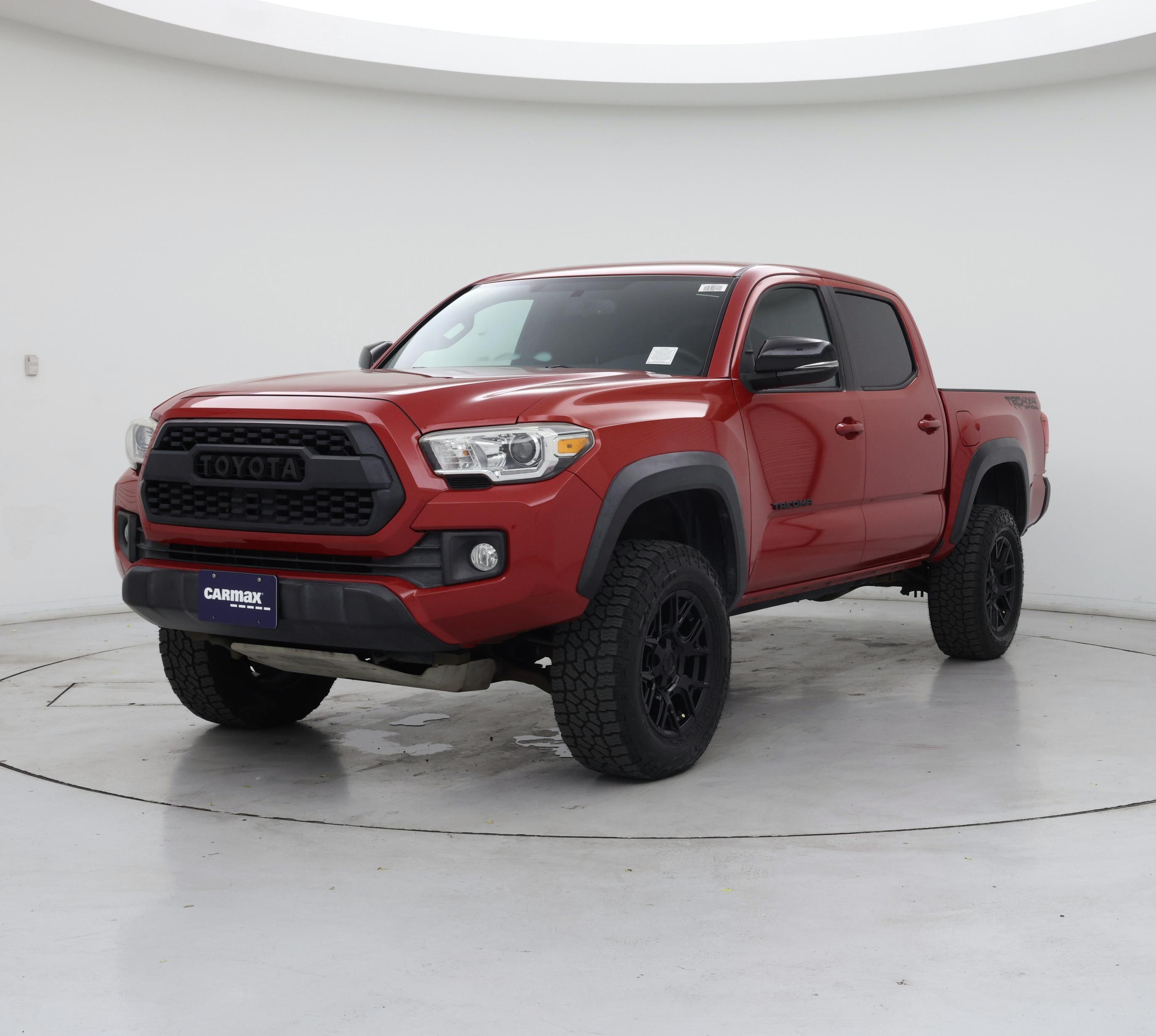 Thumbnail: 2017 Toyota Tacoma - 4