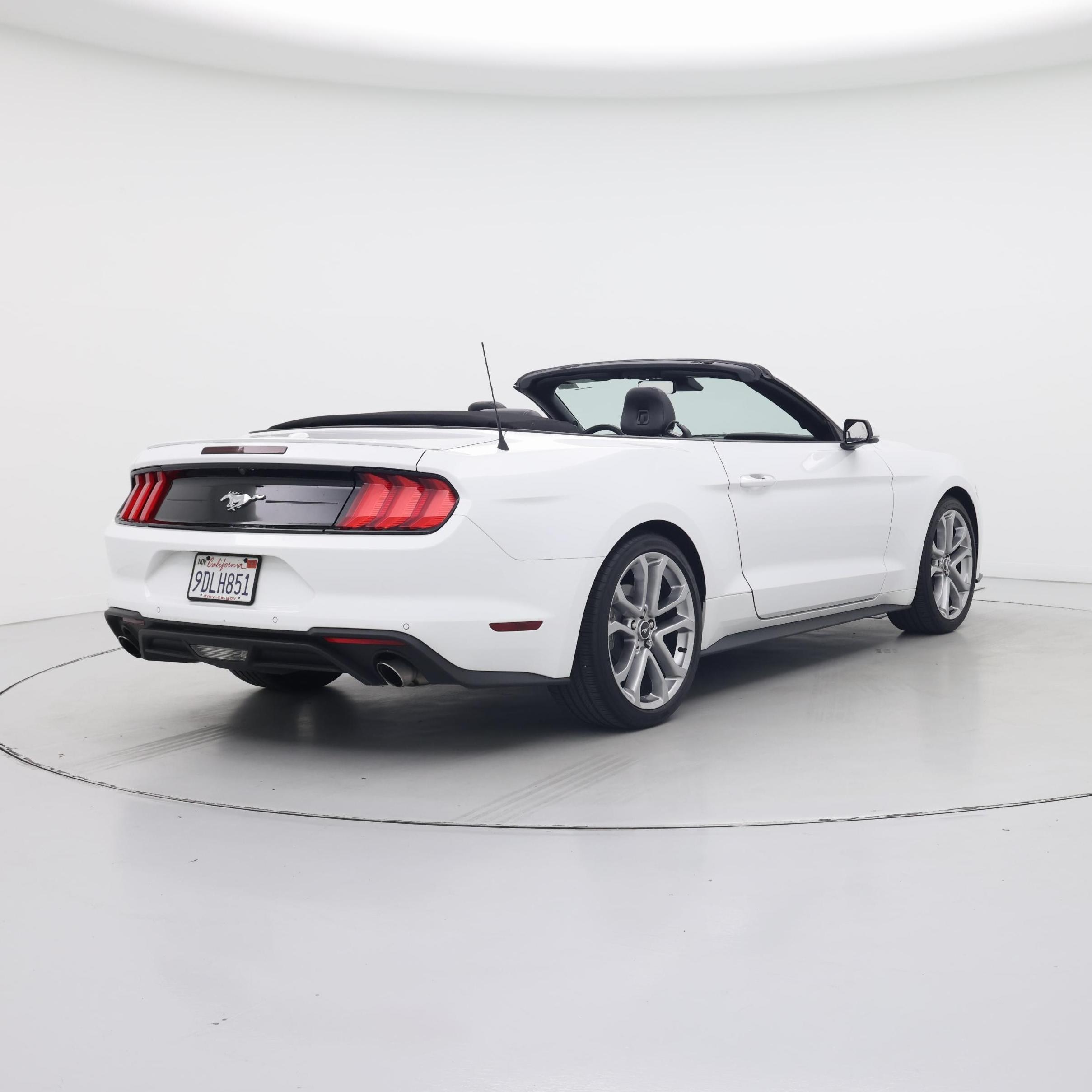 Thumbnail: 2022 Ford Mustang - 8