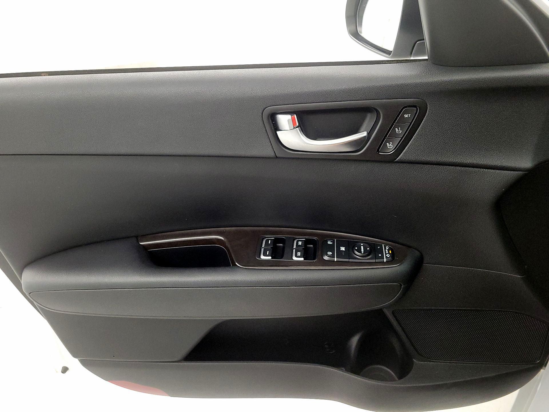 Thumbnail: 2016 Kia Optima - 12