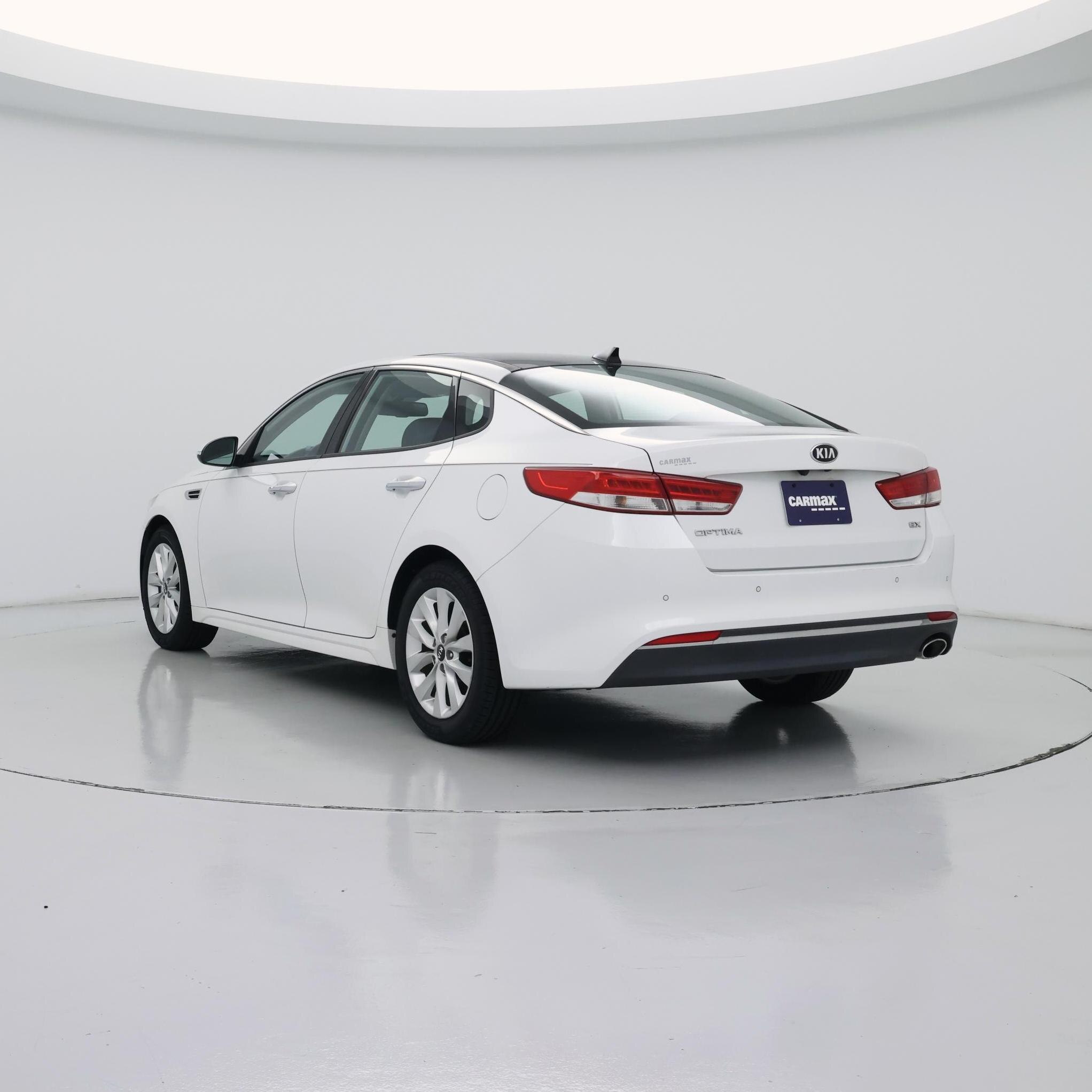 Thumbnail: 2016 Kia Optima - 2