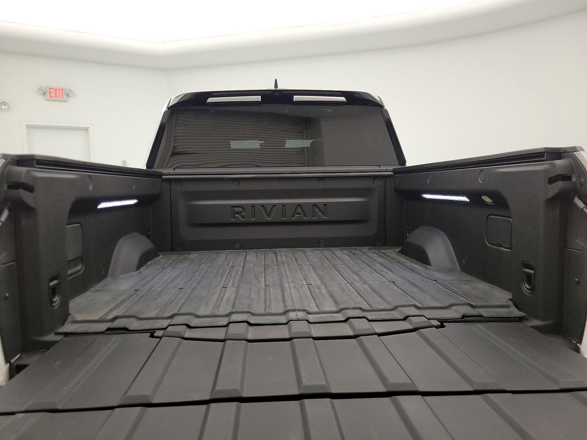 Thumbnail: 2023 Rivian R1T - 17