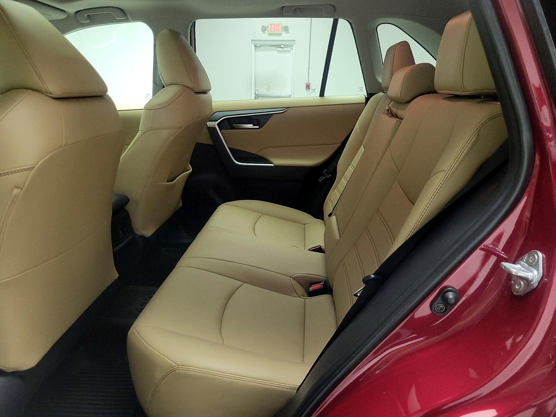 Thumbnail: 2019 Toyota RAV4 - 20