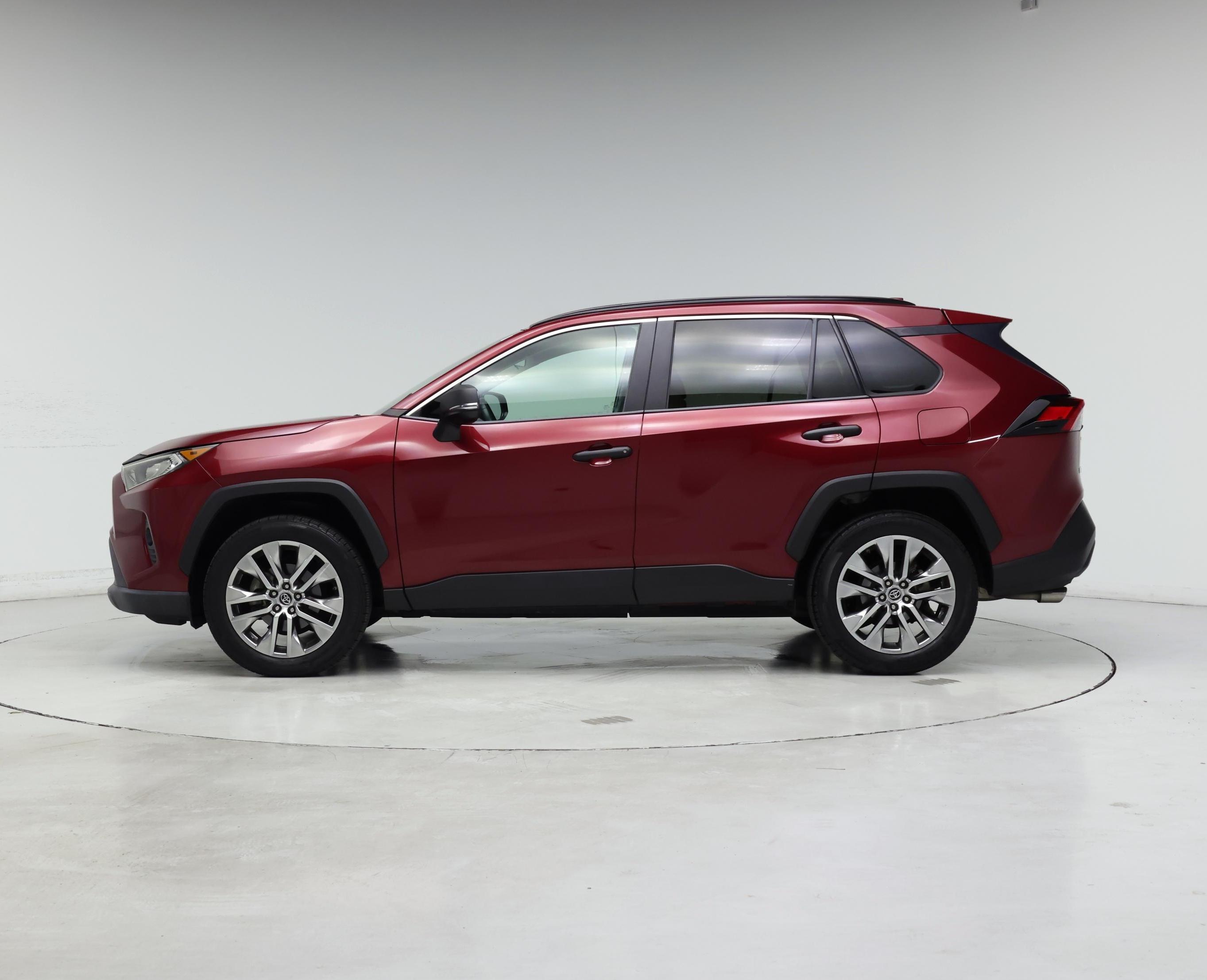 Thumbnail: 2019 Toyota RAV4 - 3