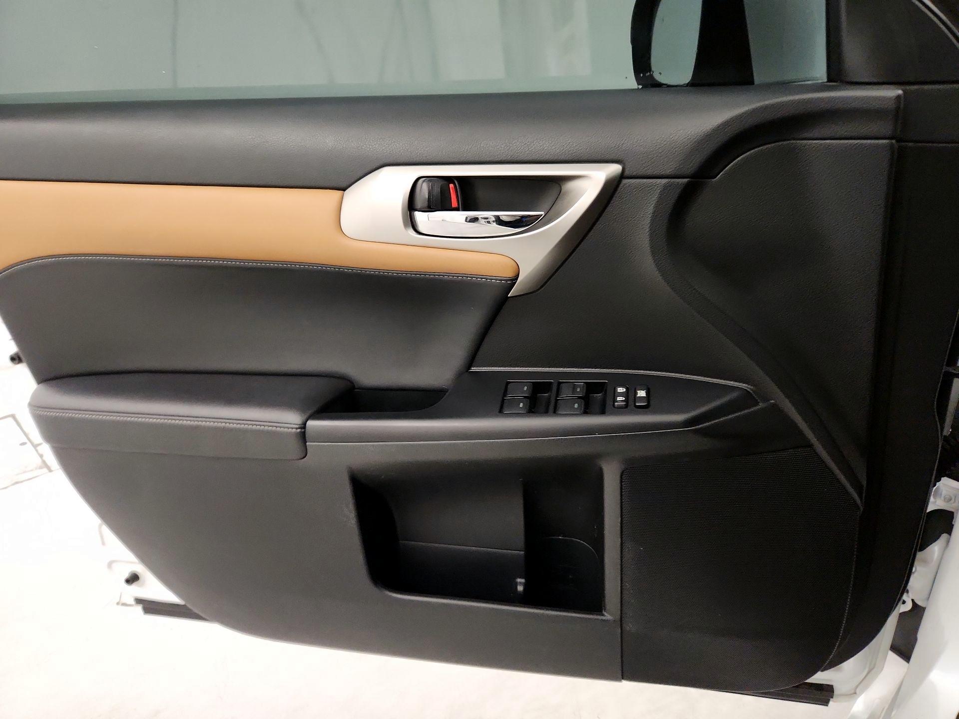 Thumbnail: 2015 Lexus CT - 12