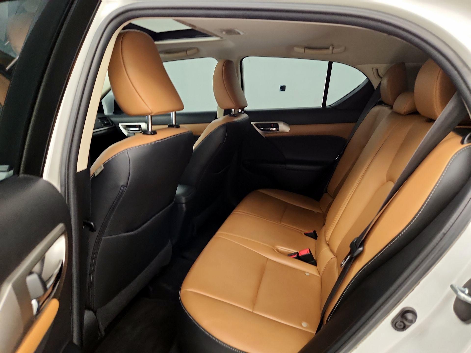 Thumbnail: 2015 Lexus CT - 20