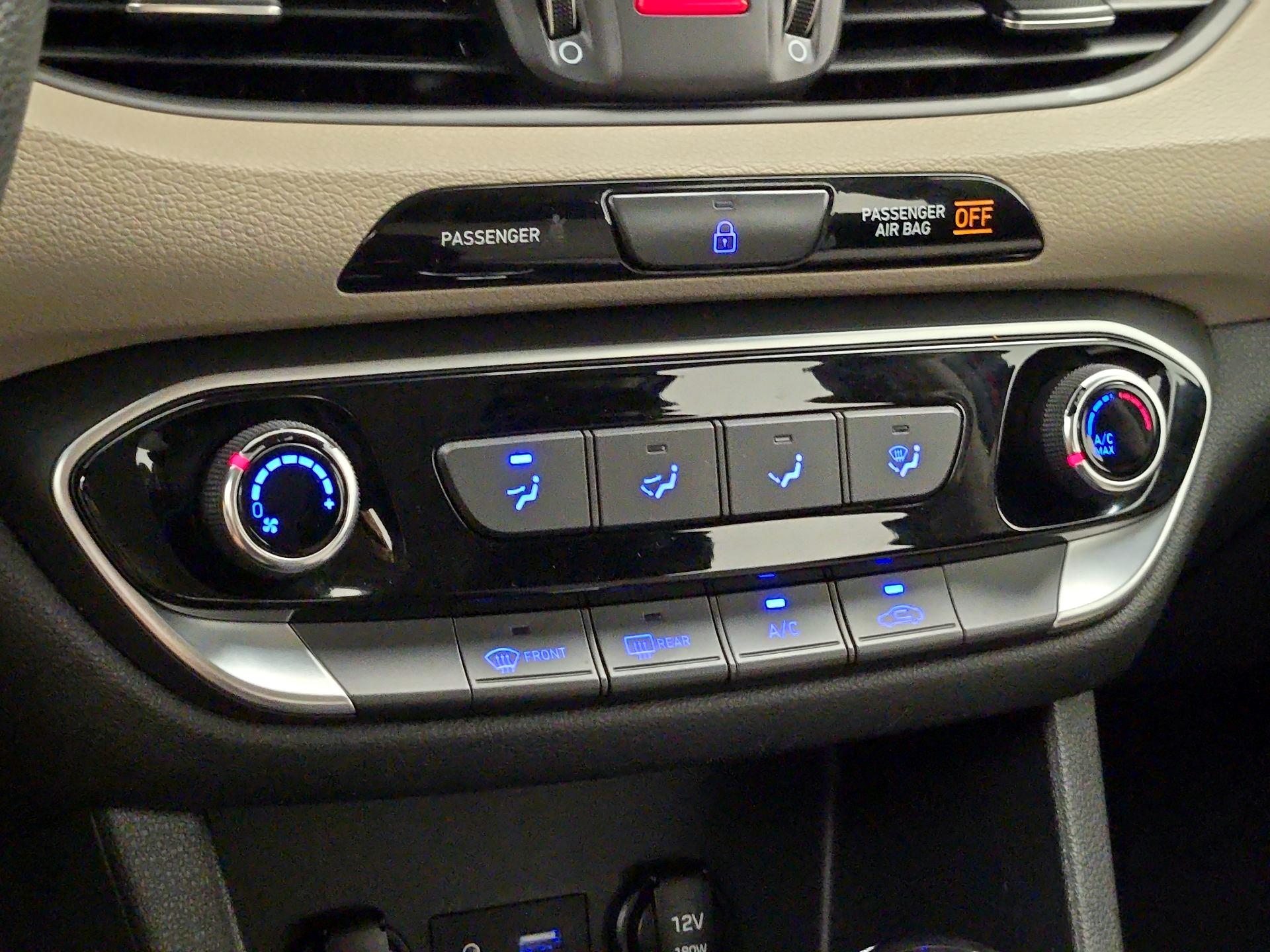 Thumbnail: 2018 Hyundai Elantra - 16