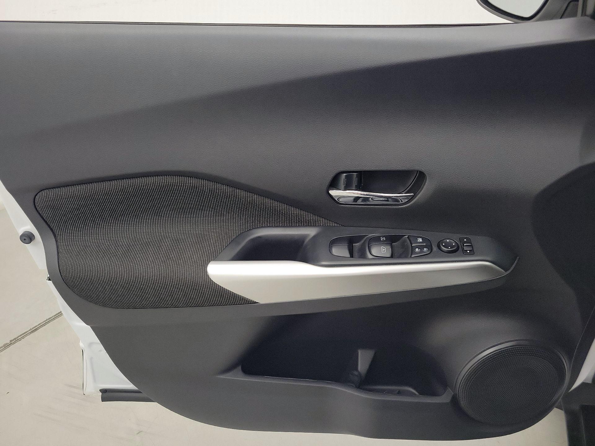 Thumbnail: 2019 Nissan Kicks - 12