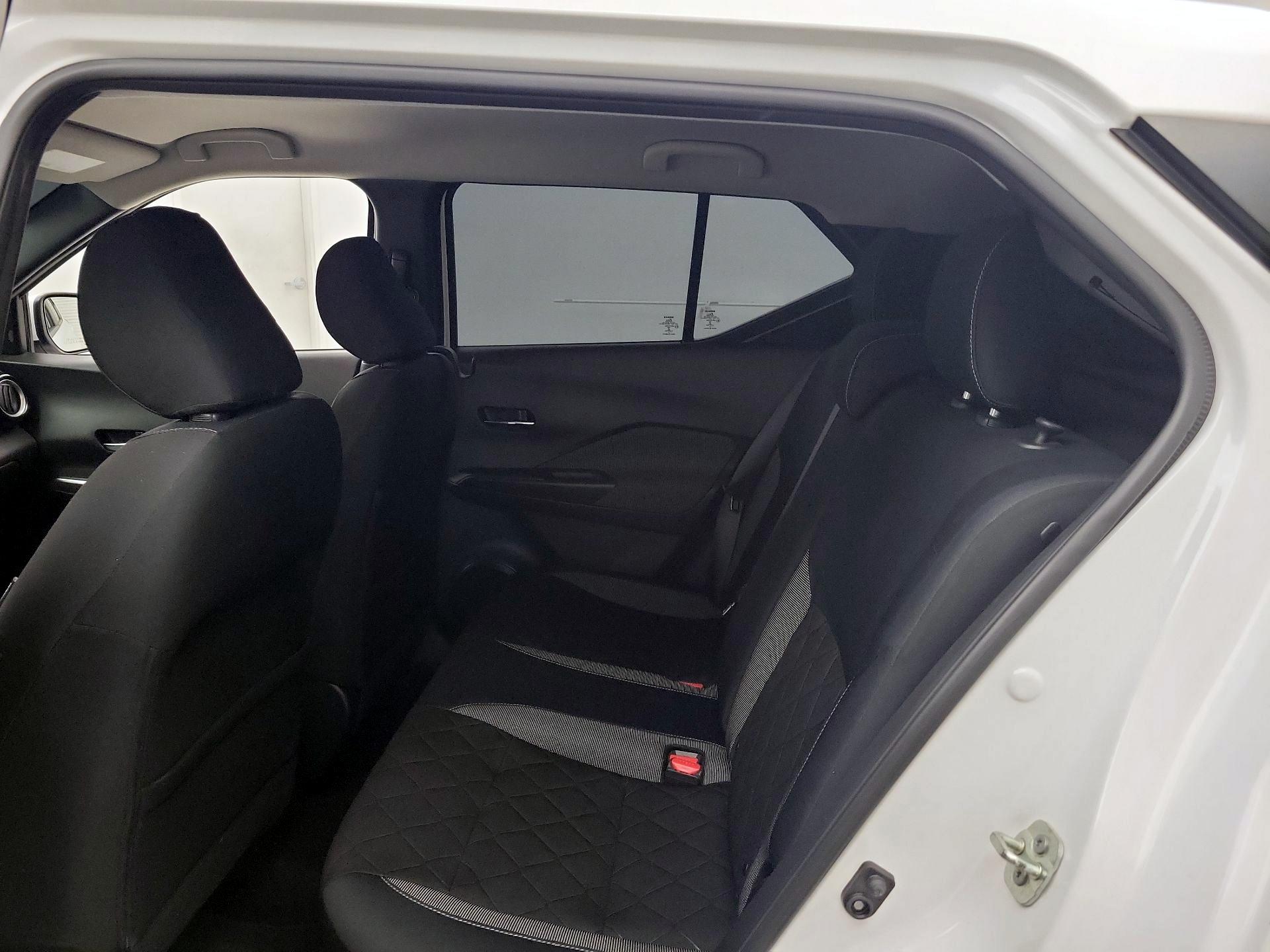 Thumbnail: 2019 Nissan Kicks - 19