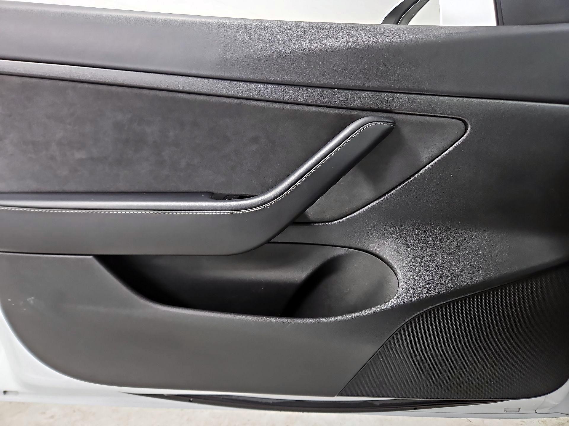 Thumbnail: 2020 Tesla Model 3 - 12