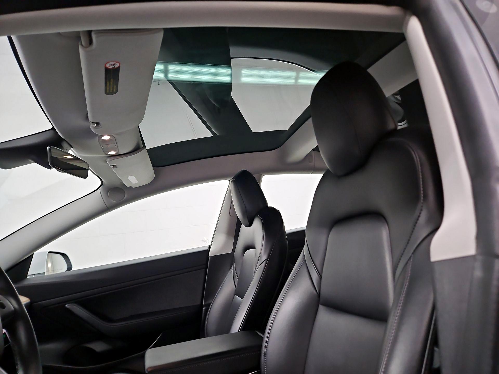 Thumbnail: 2020 Tesla Model 3 - 18
