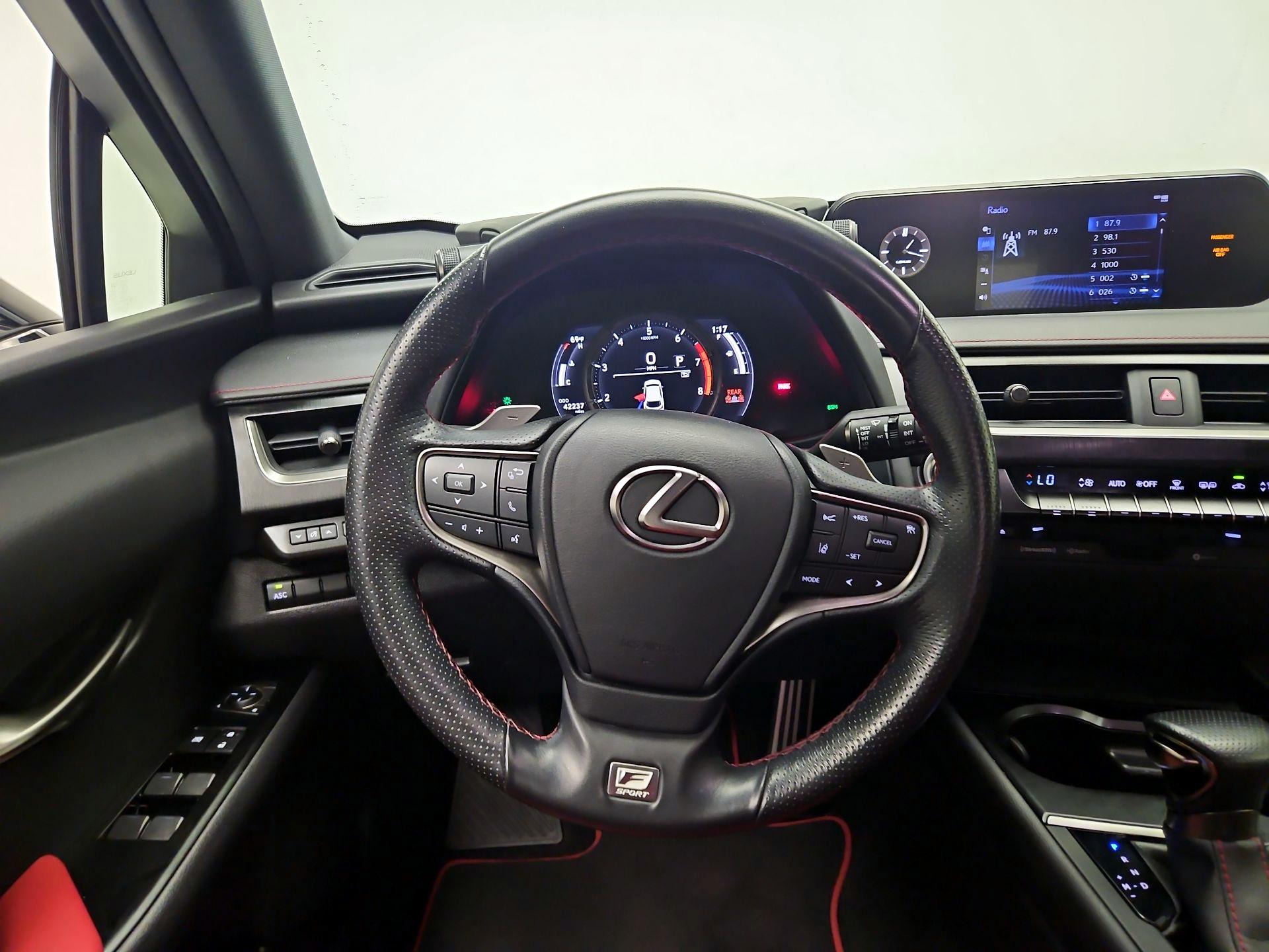 Thumbnail: 2021 Lexus UX - 10