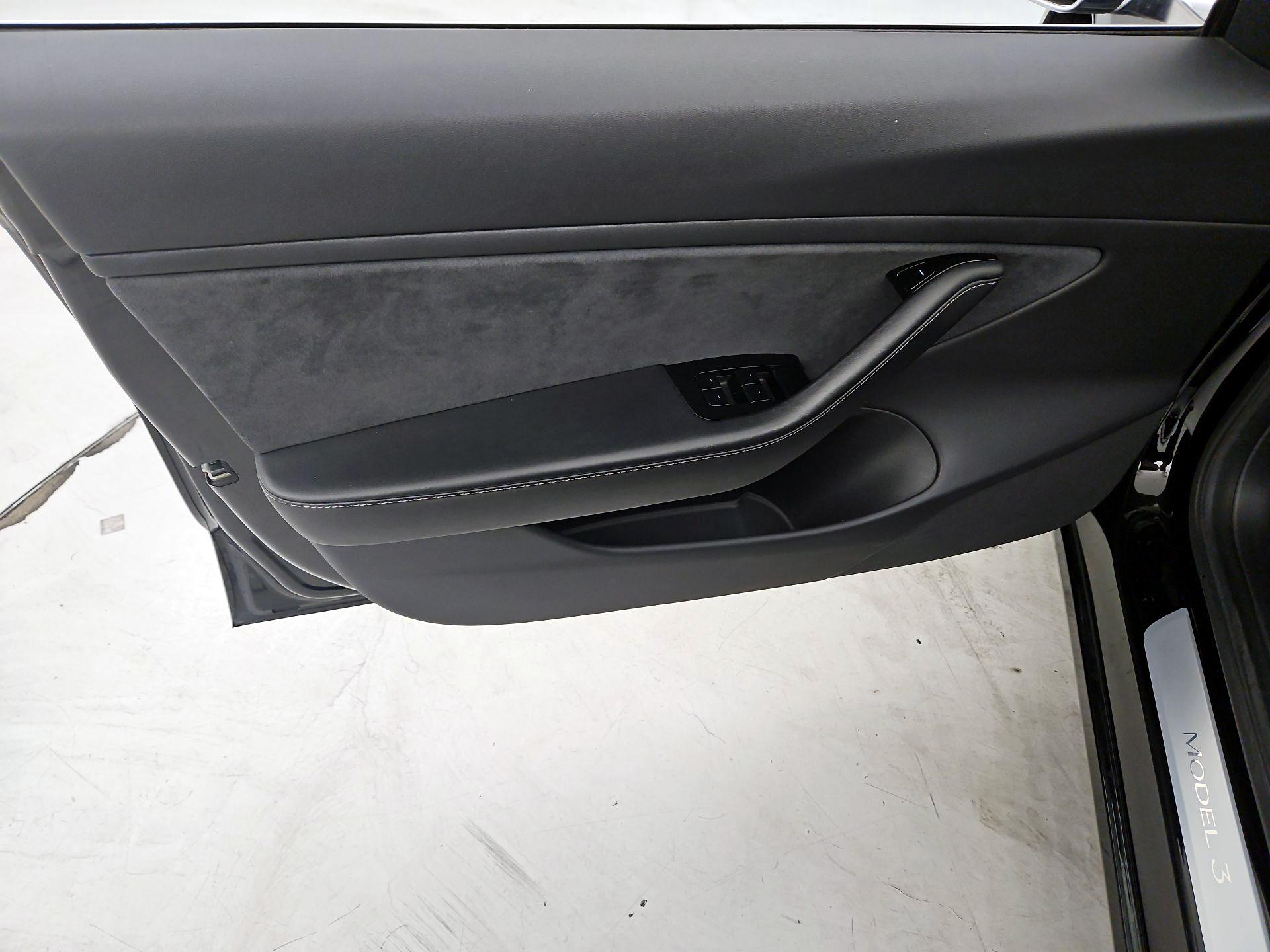 Thumbnail: 2019 Tesla Model 3 - 12