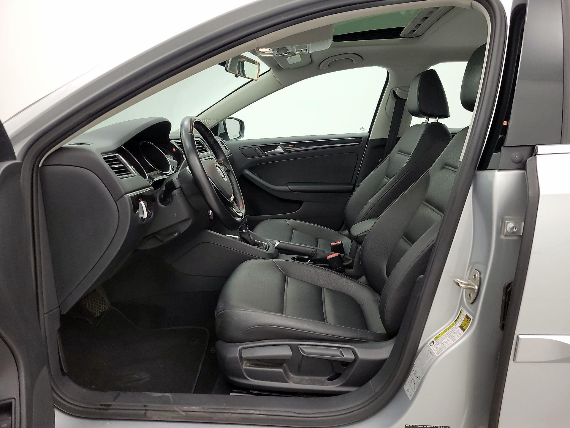 Thumbnail: 2016 Volkswagen Jetta - 11