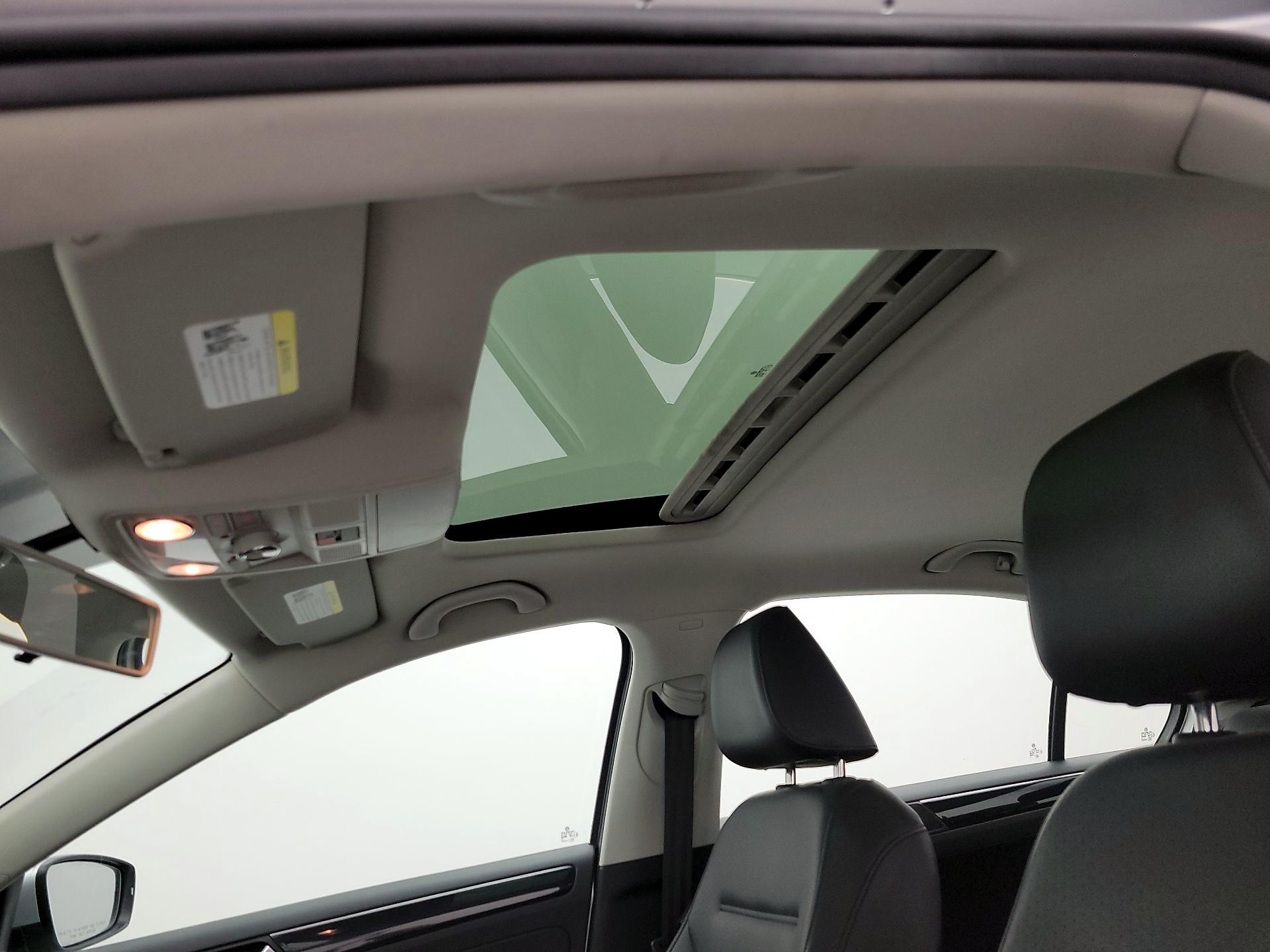 Thumbnail: 2016 Volkswagen Jetta - 20