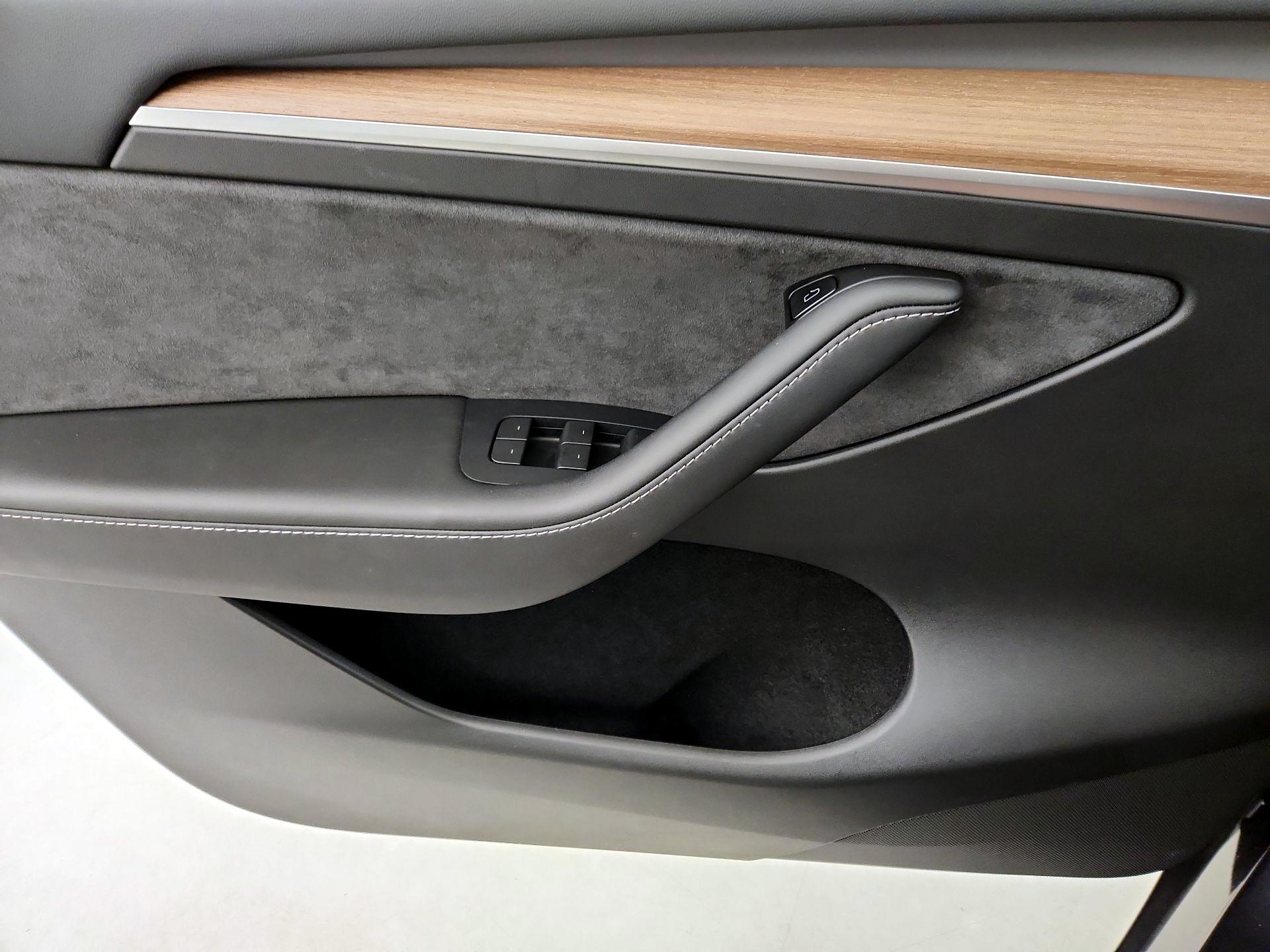 Thumbnail: 2023 Tesla Model Y - 12