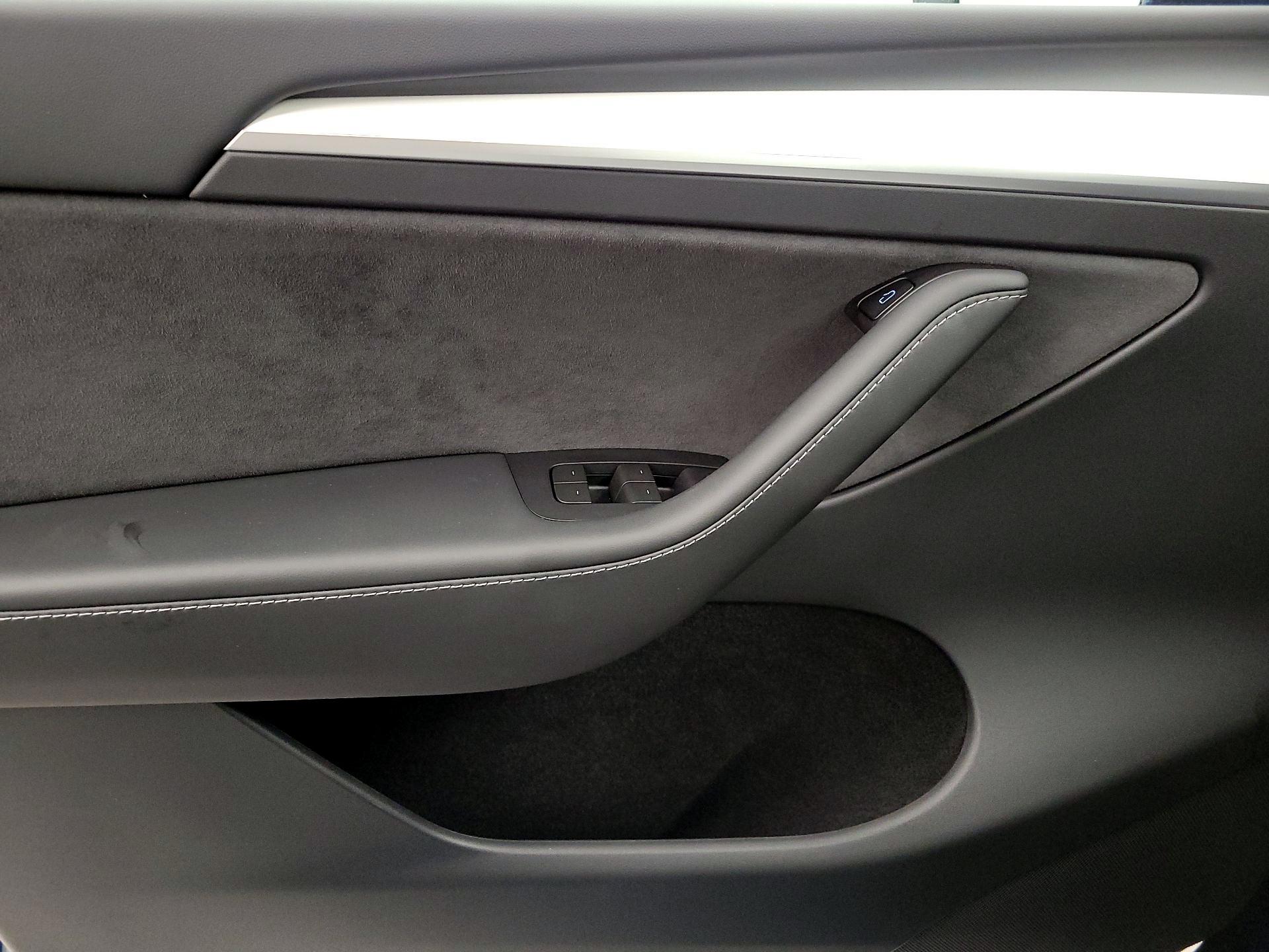 Thumbnail: 2025 Tesla Model Y - 10