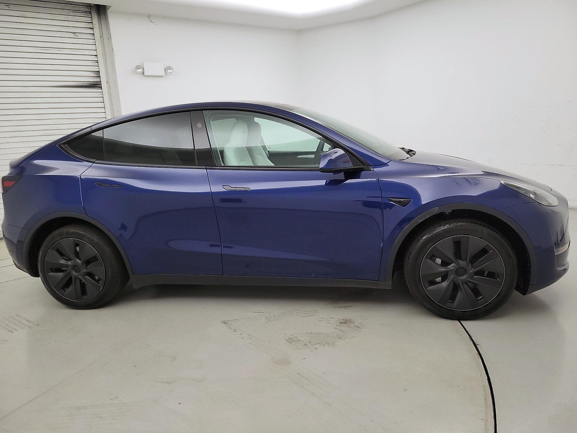 Thumbnail: 2025 Tesla Model Y - 4
