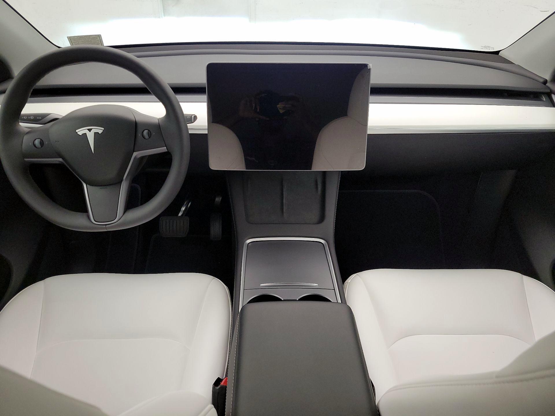 Thumbnail: 2025 Tesla Model Y - 8