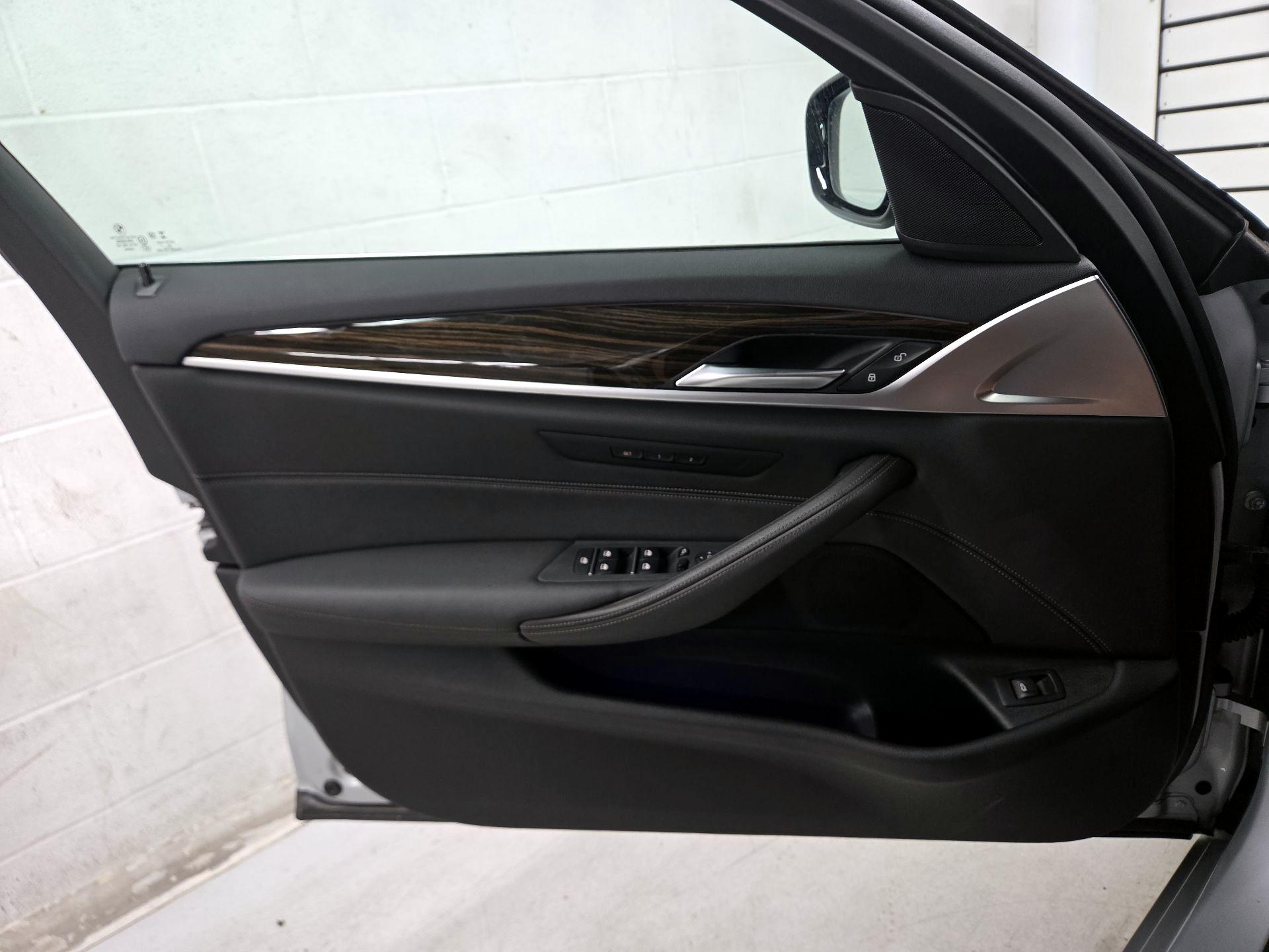 Thumbnail: 2021 BMW 5 Series - 12