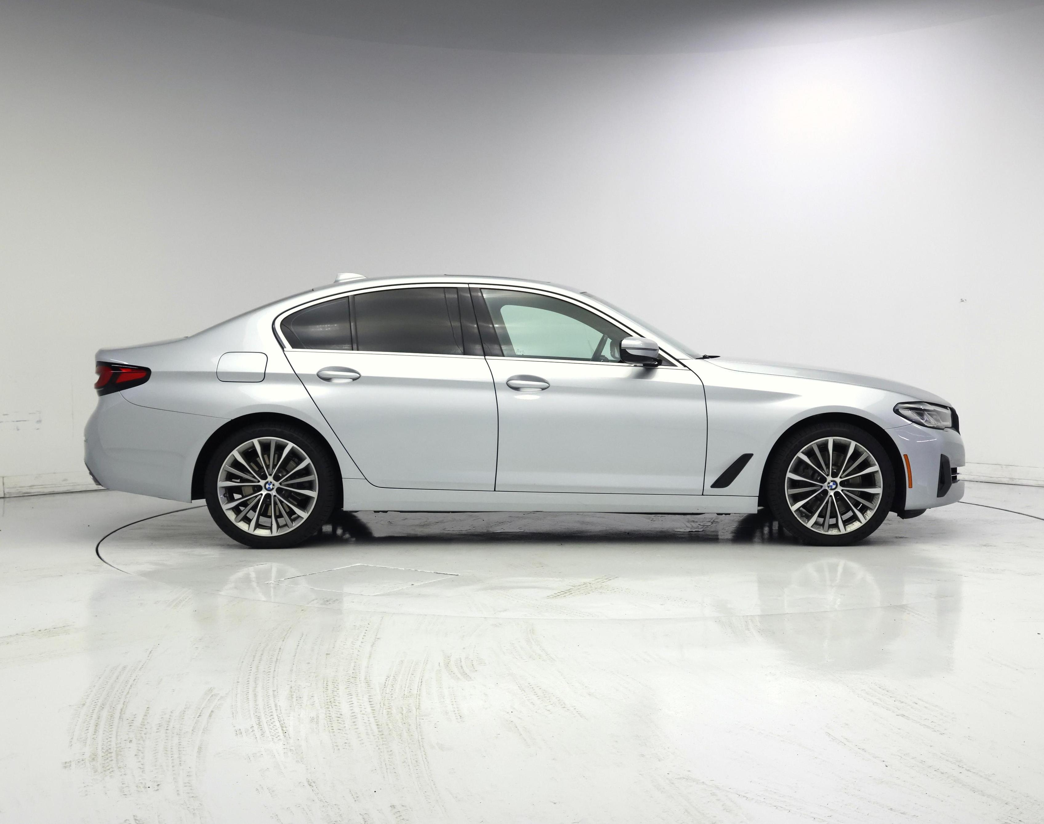 Thumbnail: 2021 BMW 5 Series - 7