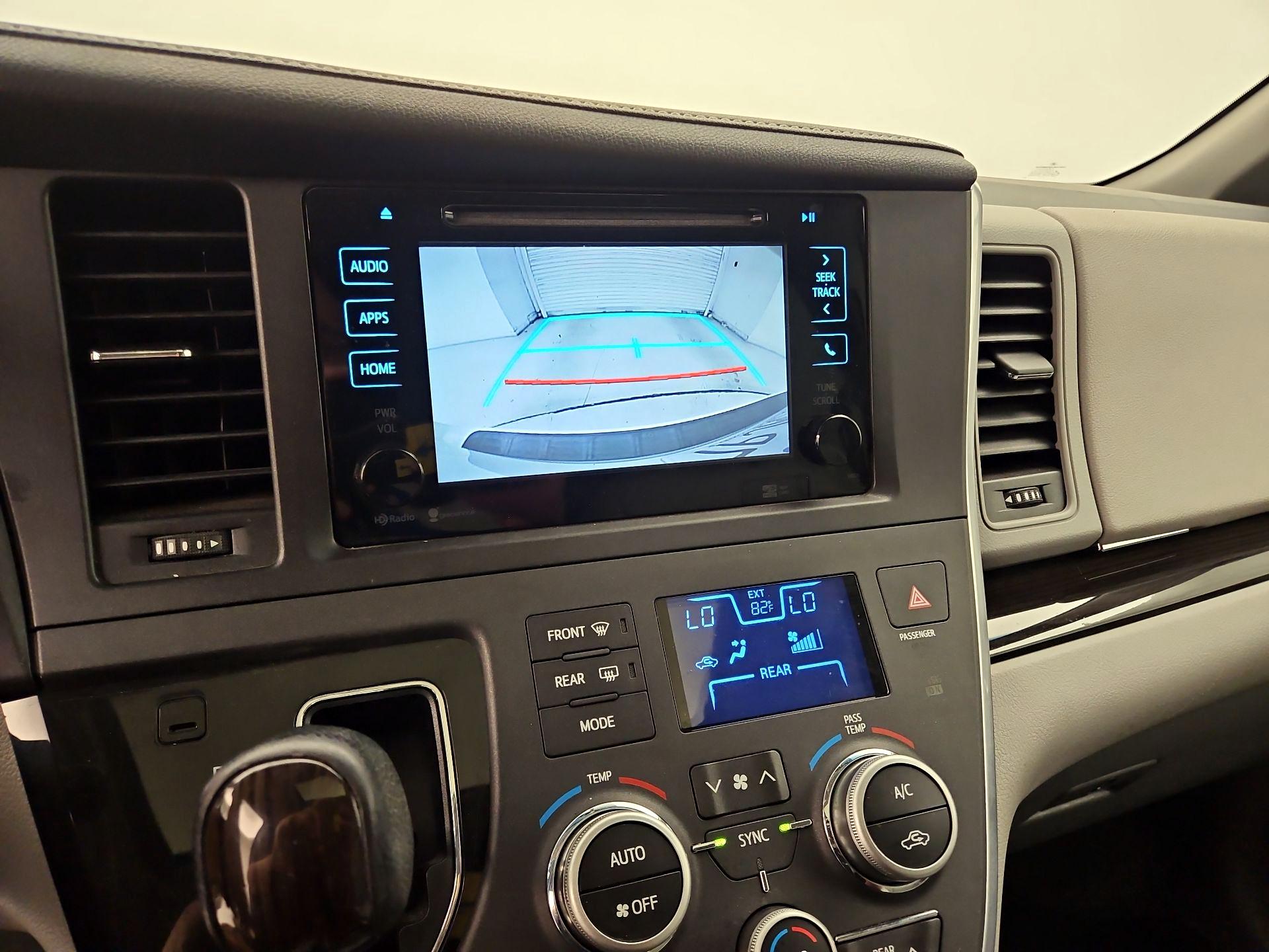 Thumbnail: 2015 Toyota Sienna - 14