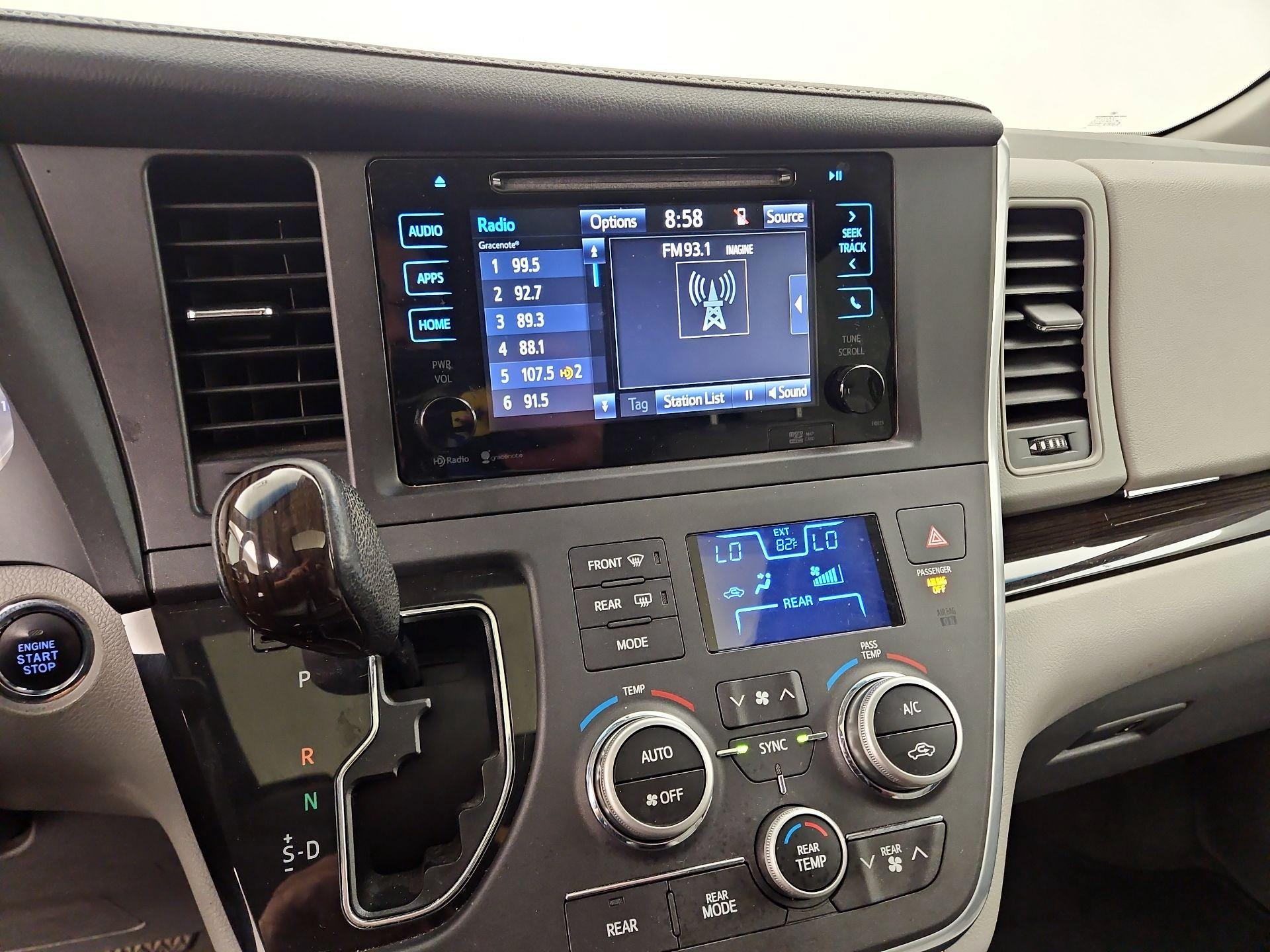 Thumbnail: 2015 Toyota Sienna - 15
