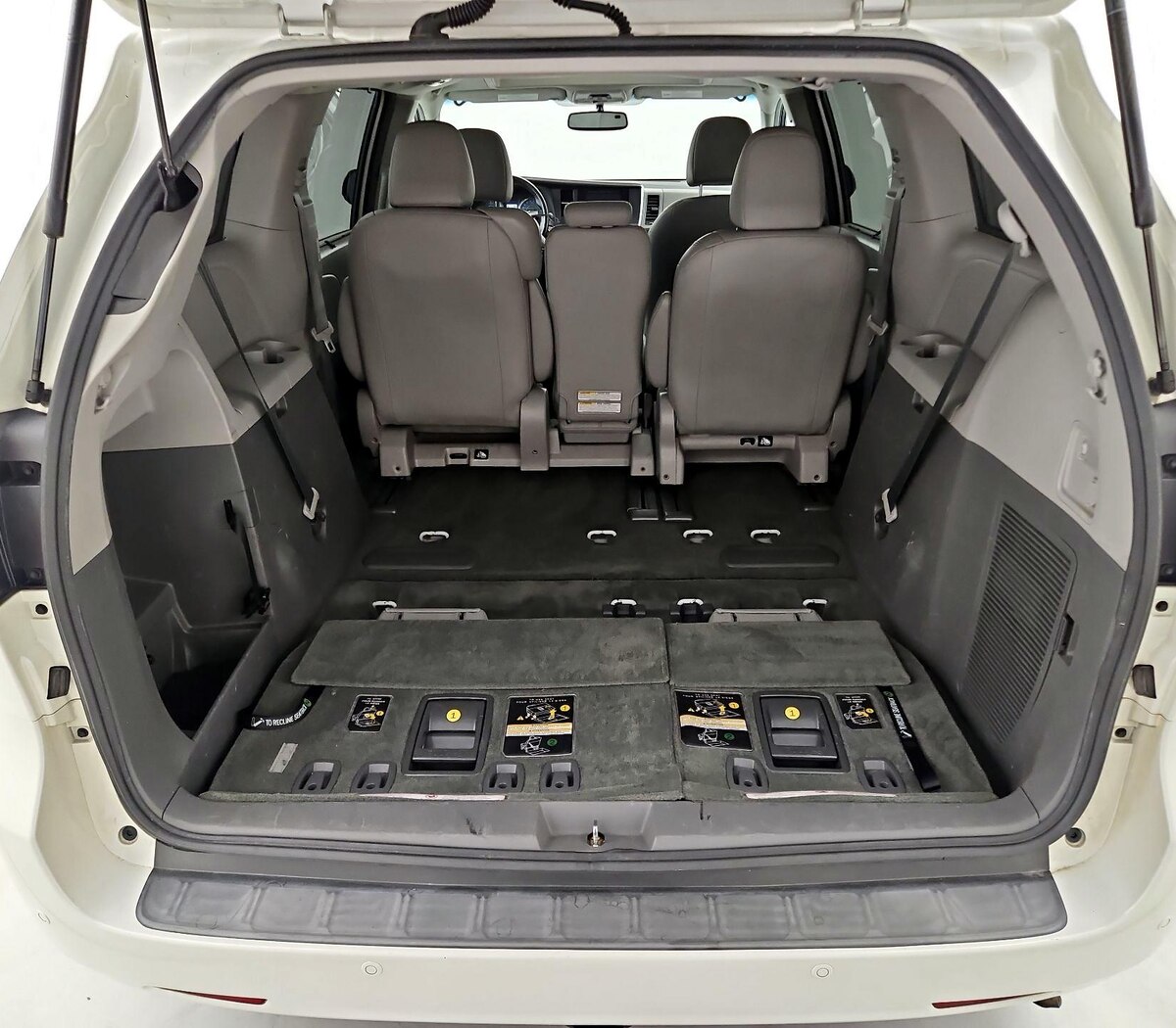 Trunk/Cargo (Seats Up)