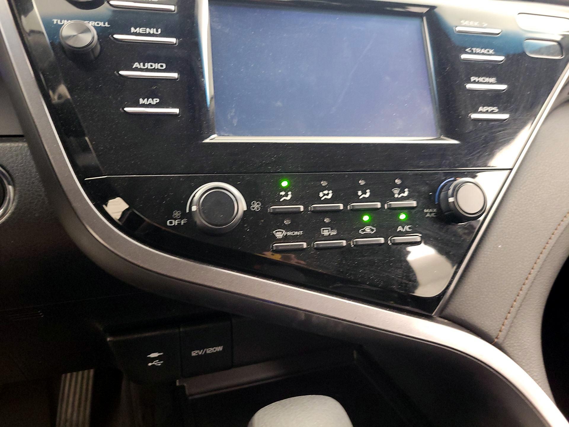 Thumbnail: 2019 Toyota Camry - 16