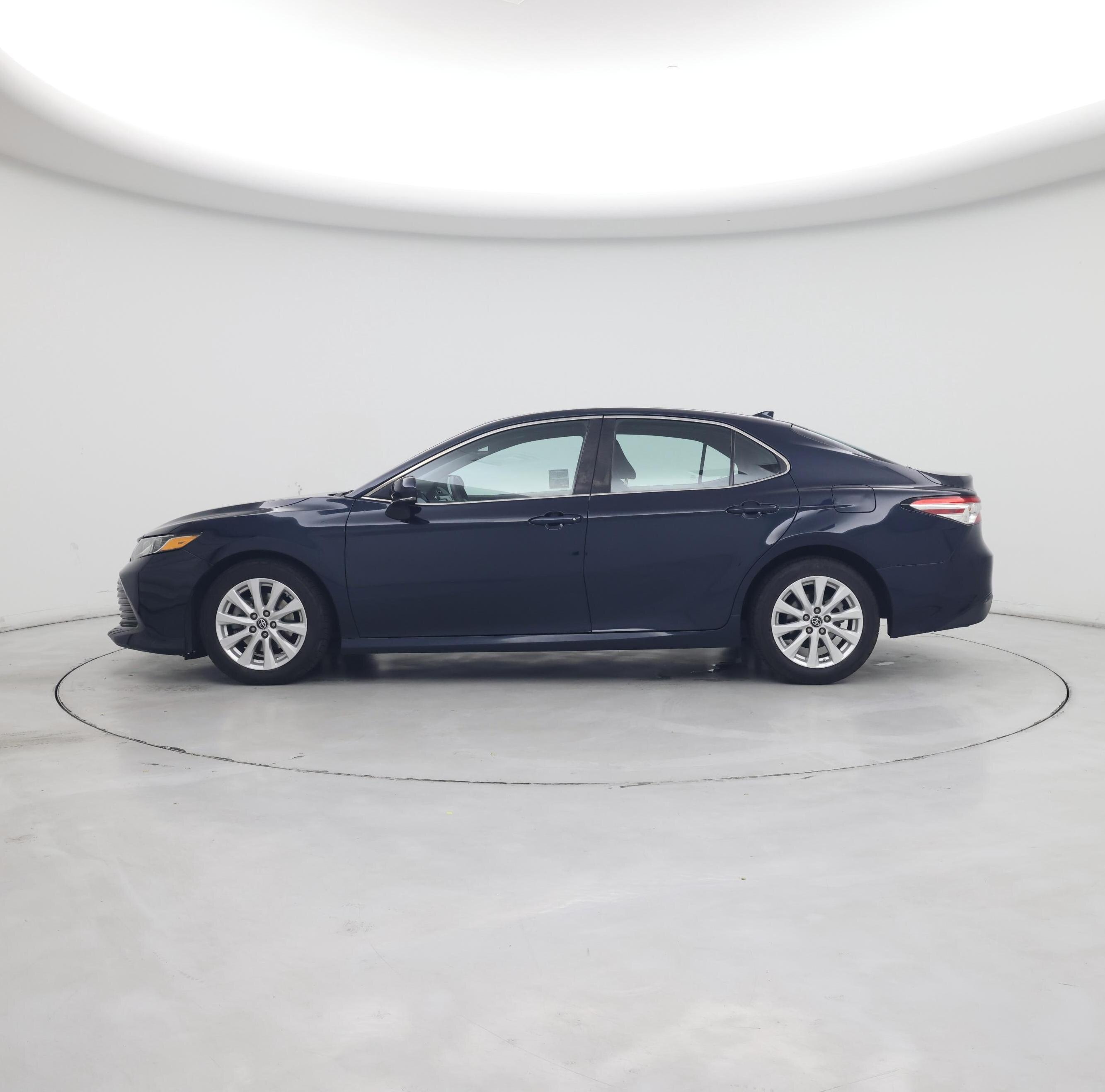 Thumbnail: 2019 Toyota Camry - 3