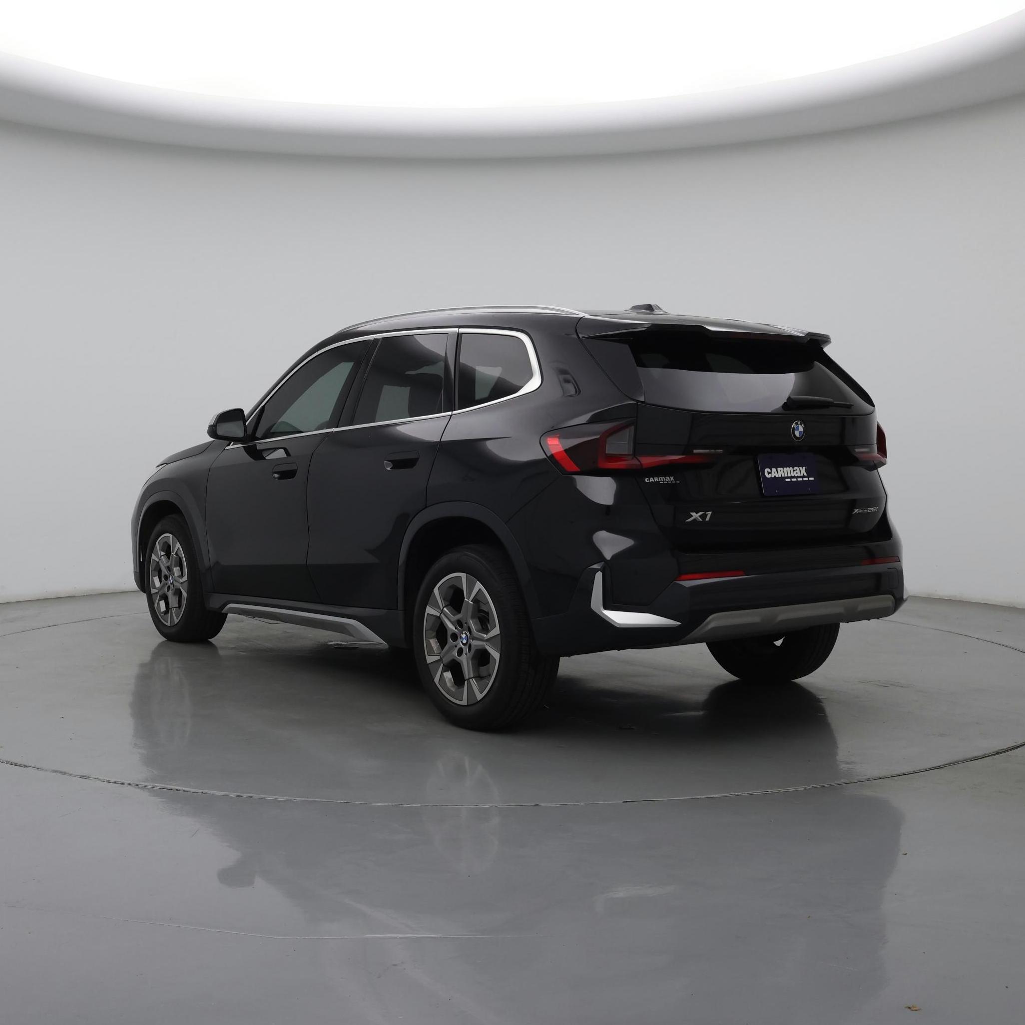 Thumbnail: 2023 BMW X1 - 2