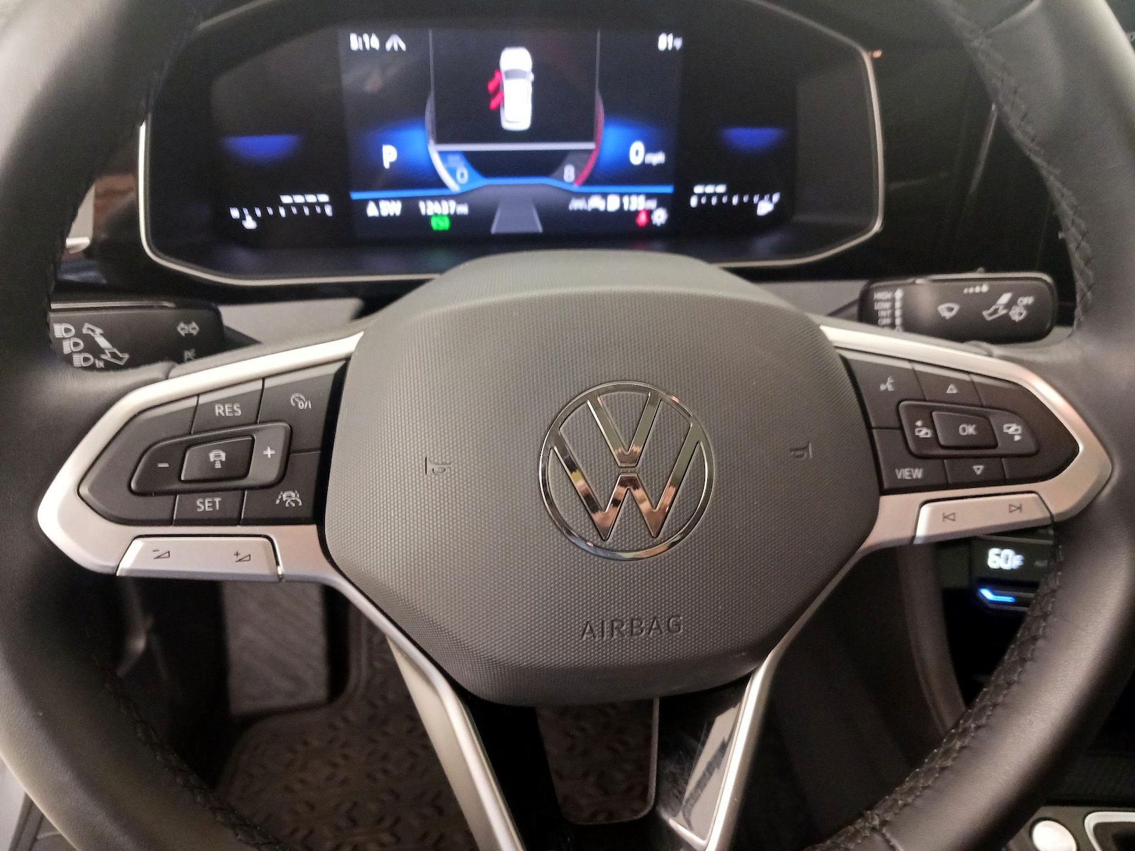 2025 Volkswagen Jetta SE - Photo 11