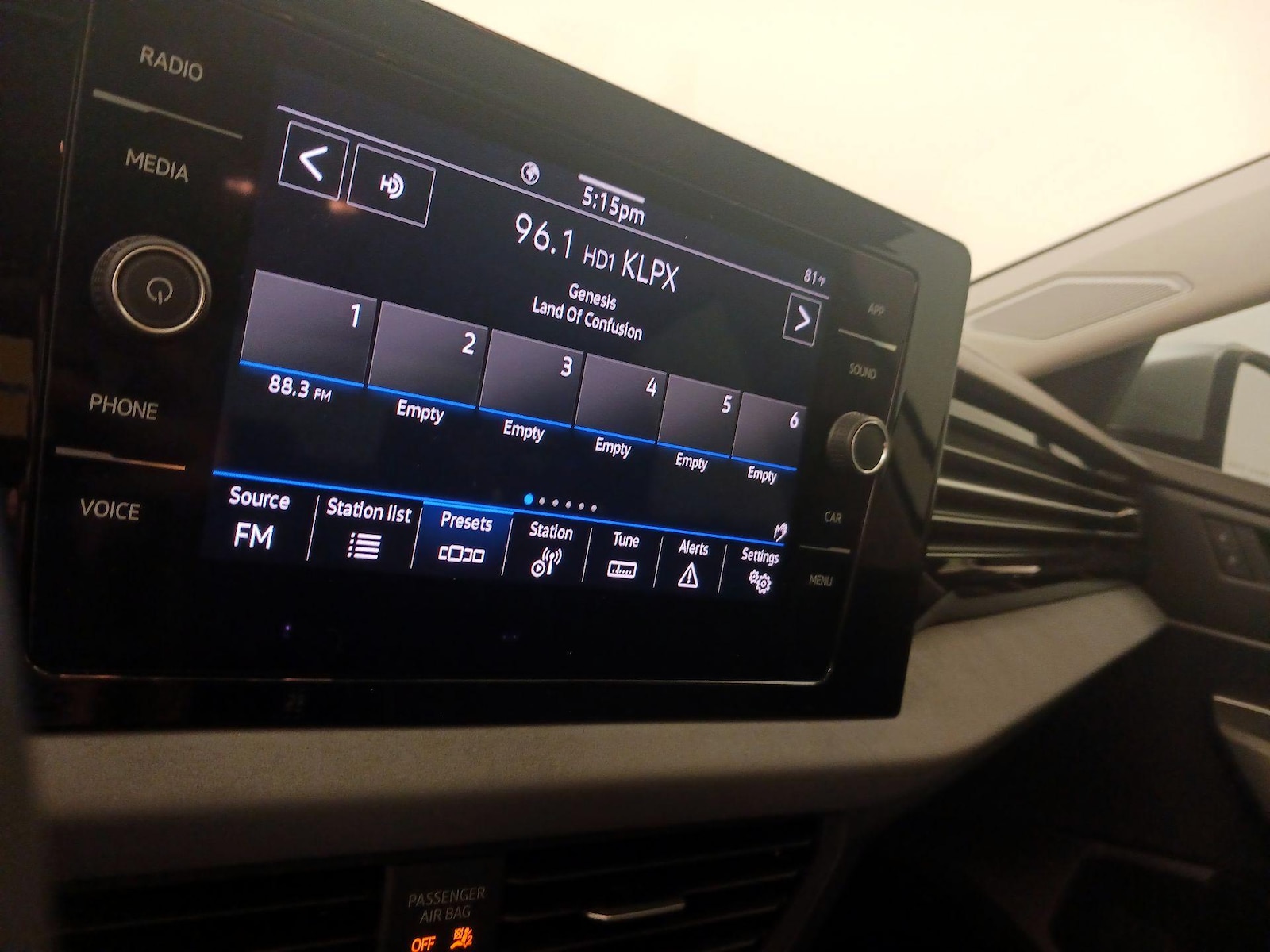 2025 Volkswagen Jetta SE - Photo 16