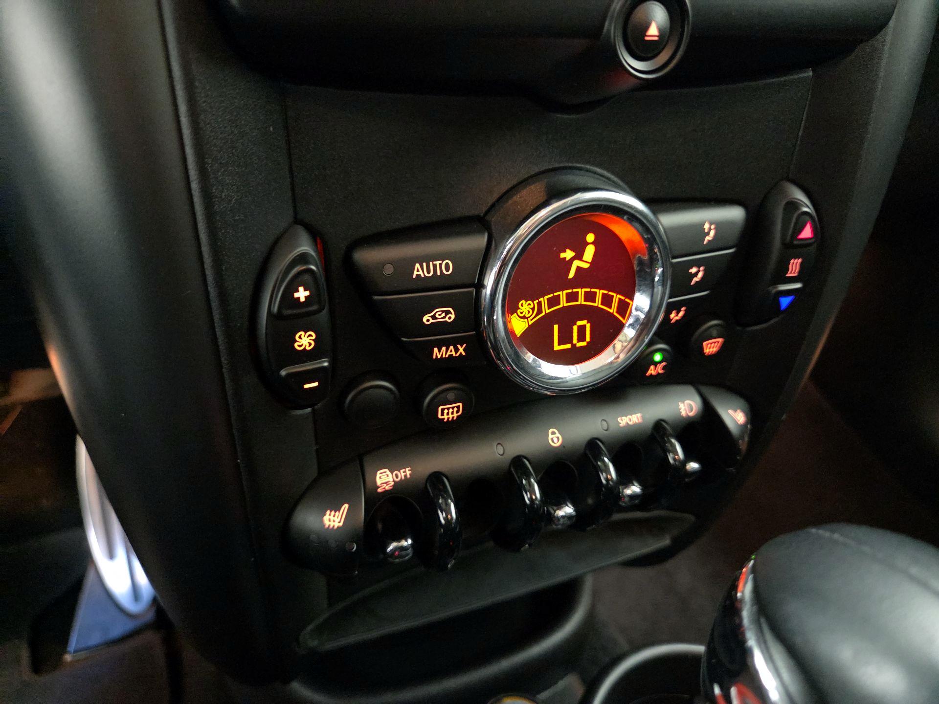 Thumbnail: 2015 MINI Cooper Countryman - 14