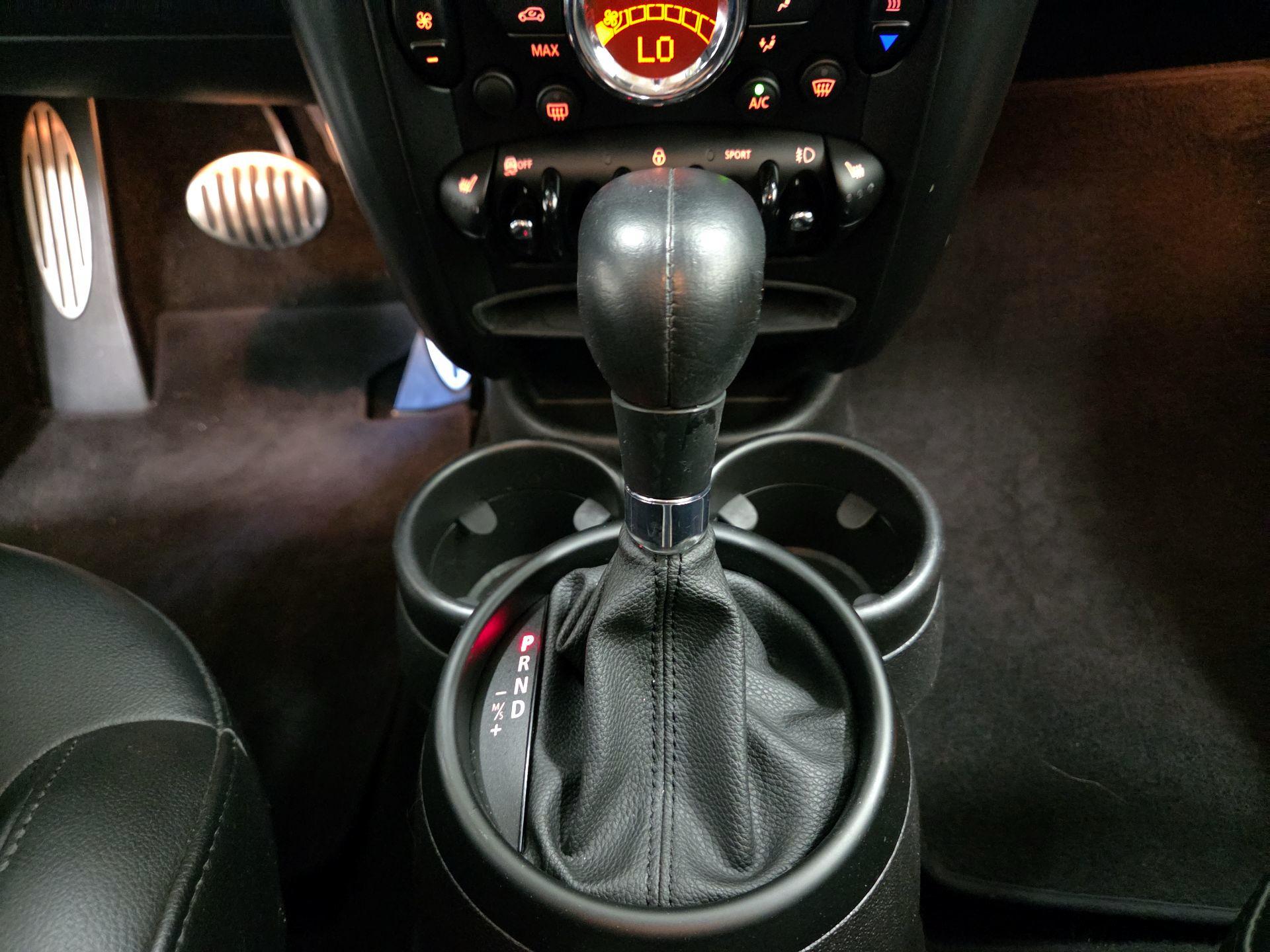 Thumbnail: 2015 MINI Cooper Countryman - 15