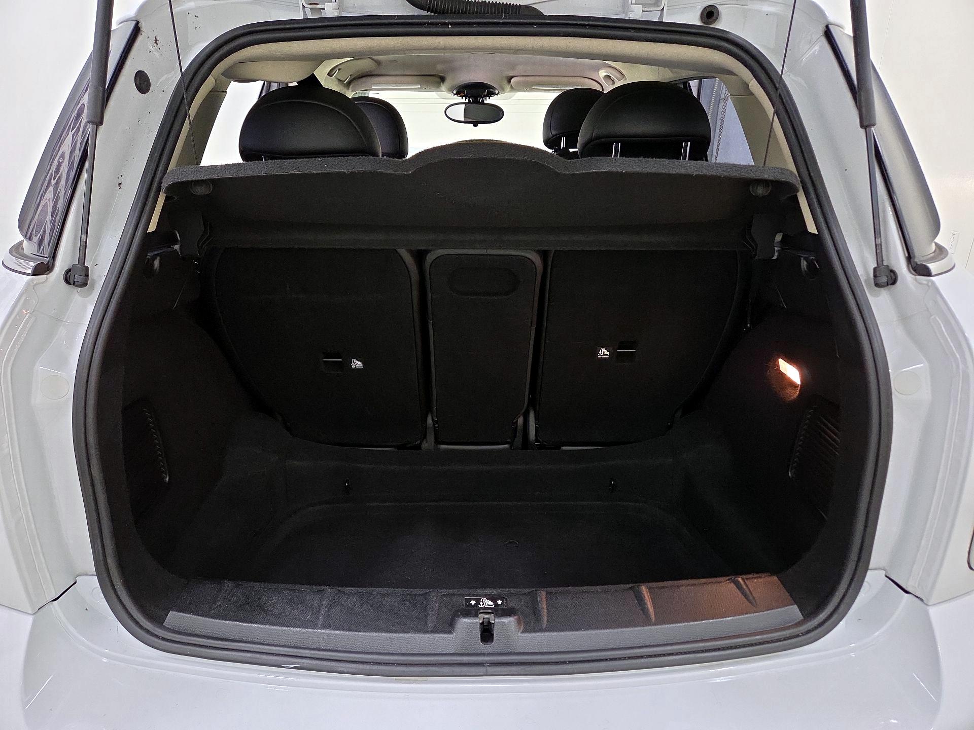 Thumbnail: 2015 MINI Cooper Countryman - 17