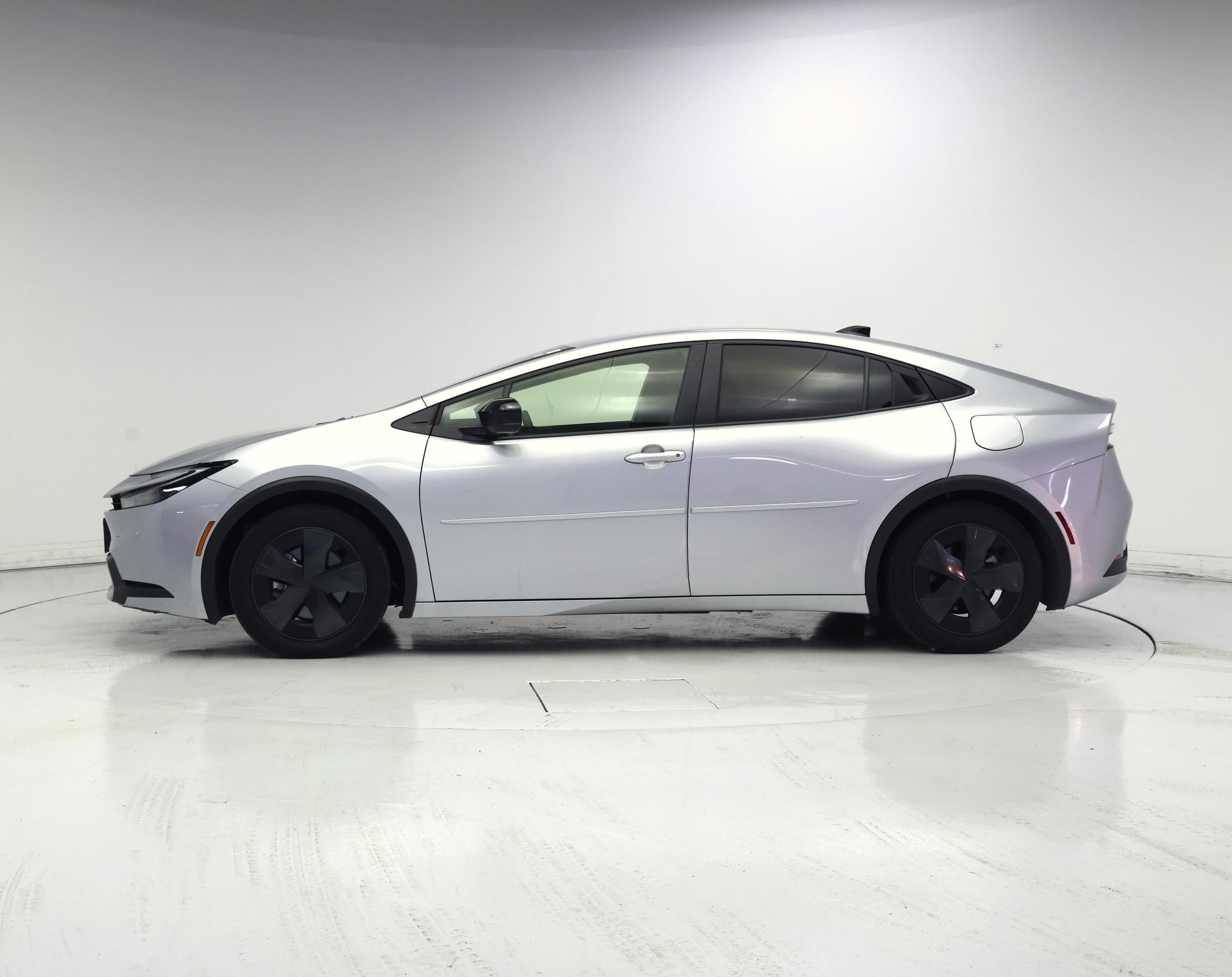 Thumbnail: 2026 Toyota Prius - 3