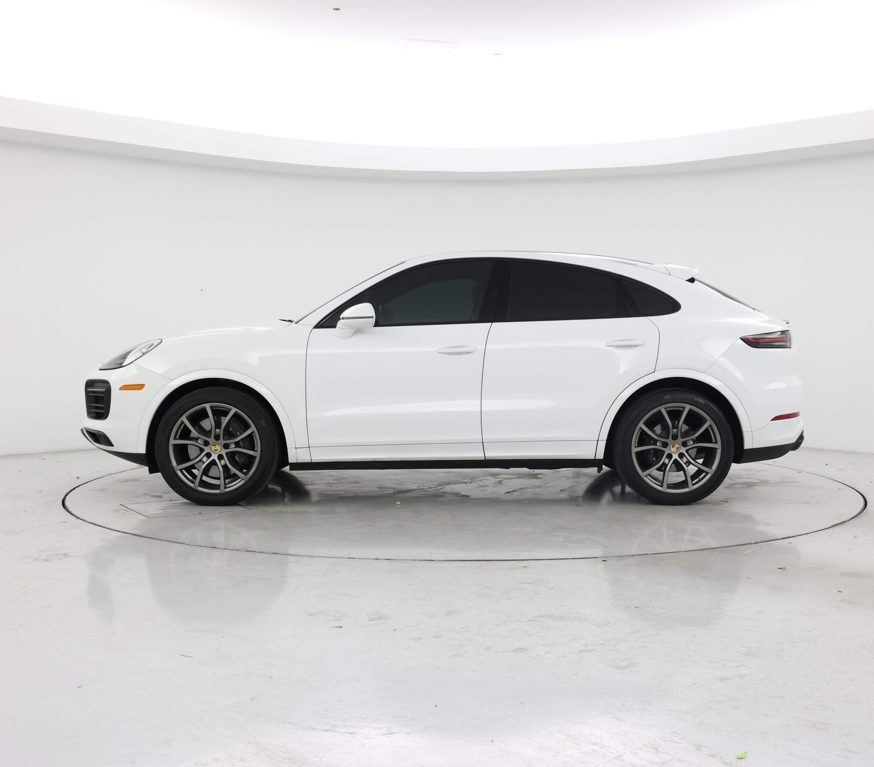 Thumbnail: 2023 Porsche Cayenne - 3