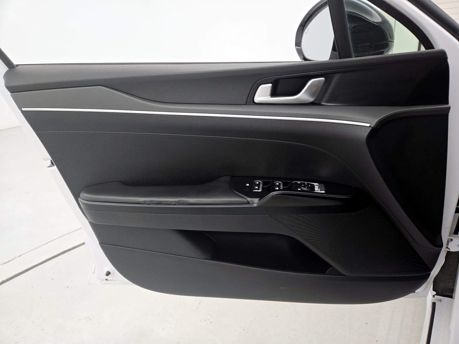 Thumbnail: 2021 Kia K5 - 12