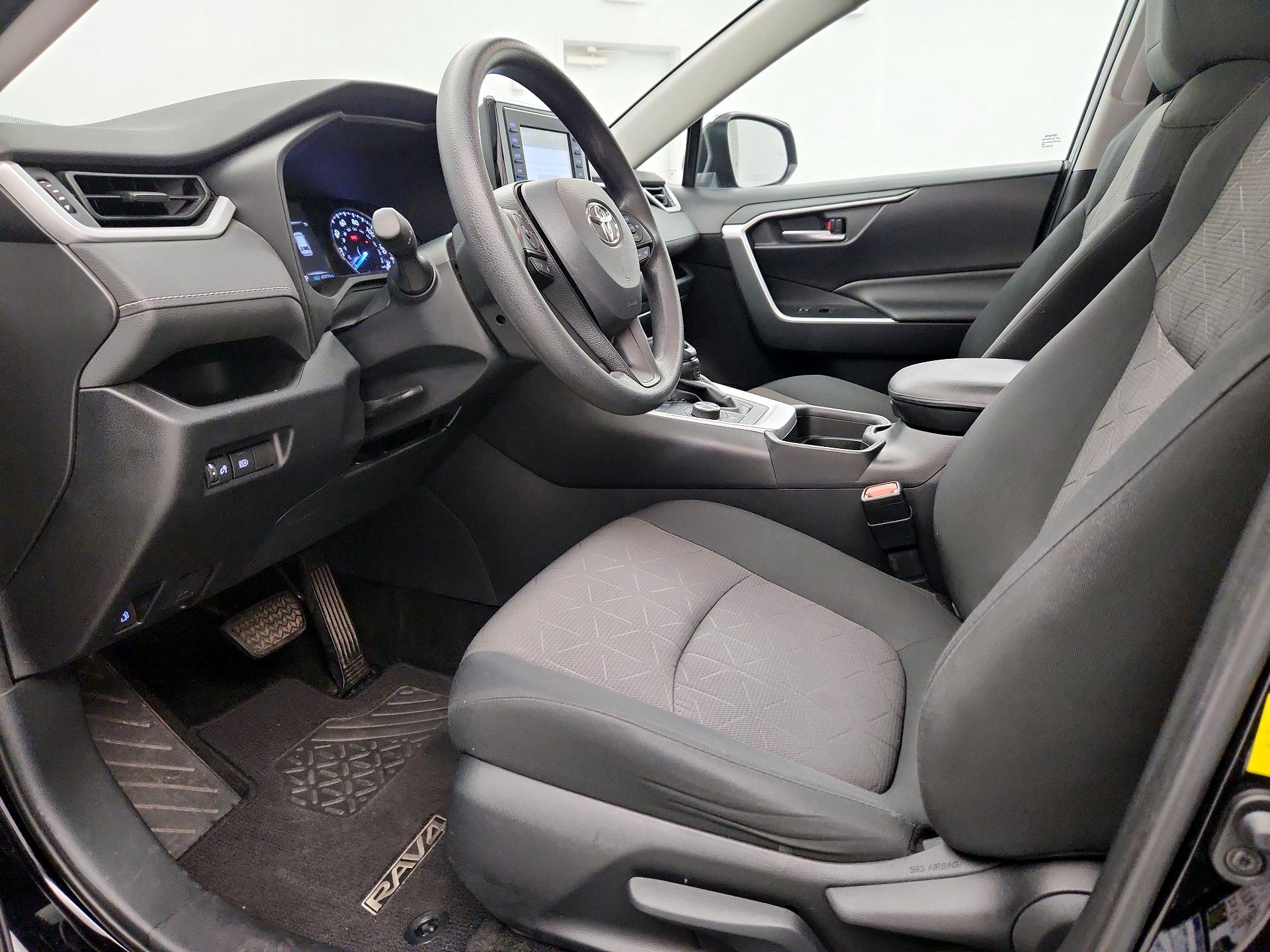 Thumbnail: 2019 Toyota RAV4 - 11